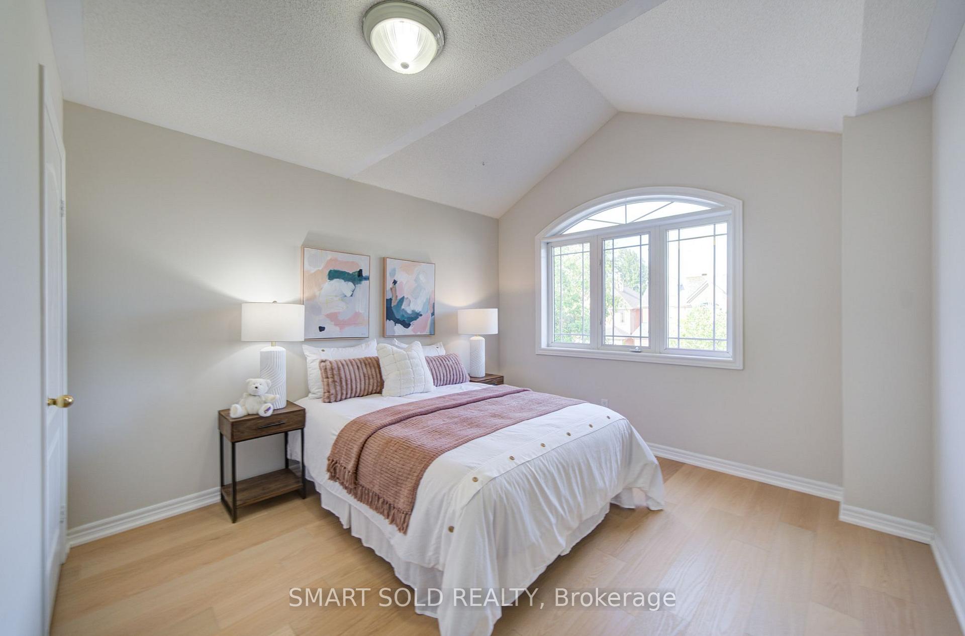 Photo 32 of 9 Pegasus Drive, Richmond Hill, Oak Ridges — HOMEH