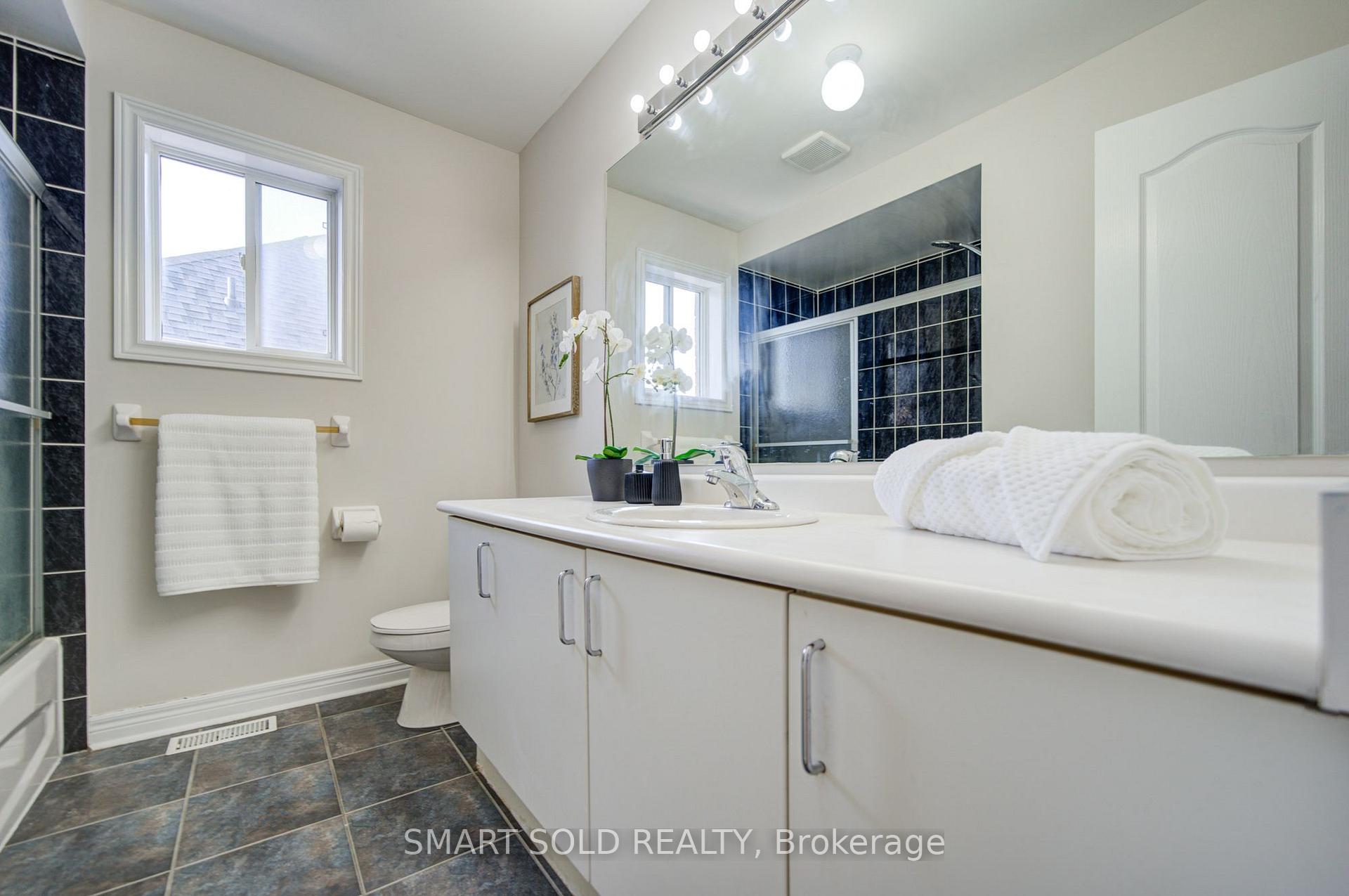 Photo 37 of 9 Pegasus Drive, Richmond Hill, Oak Ridges — HOMEH