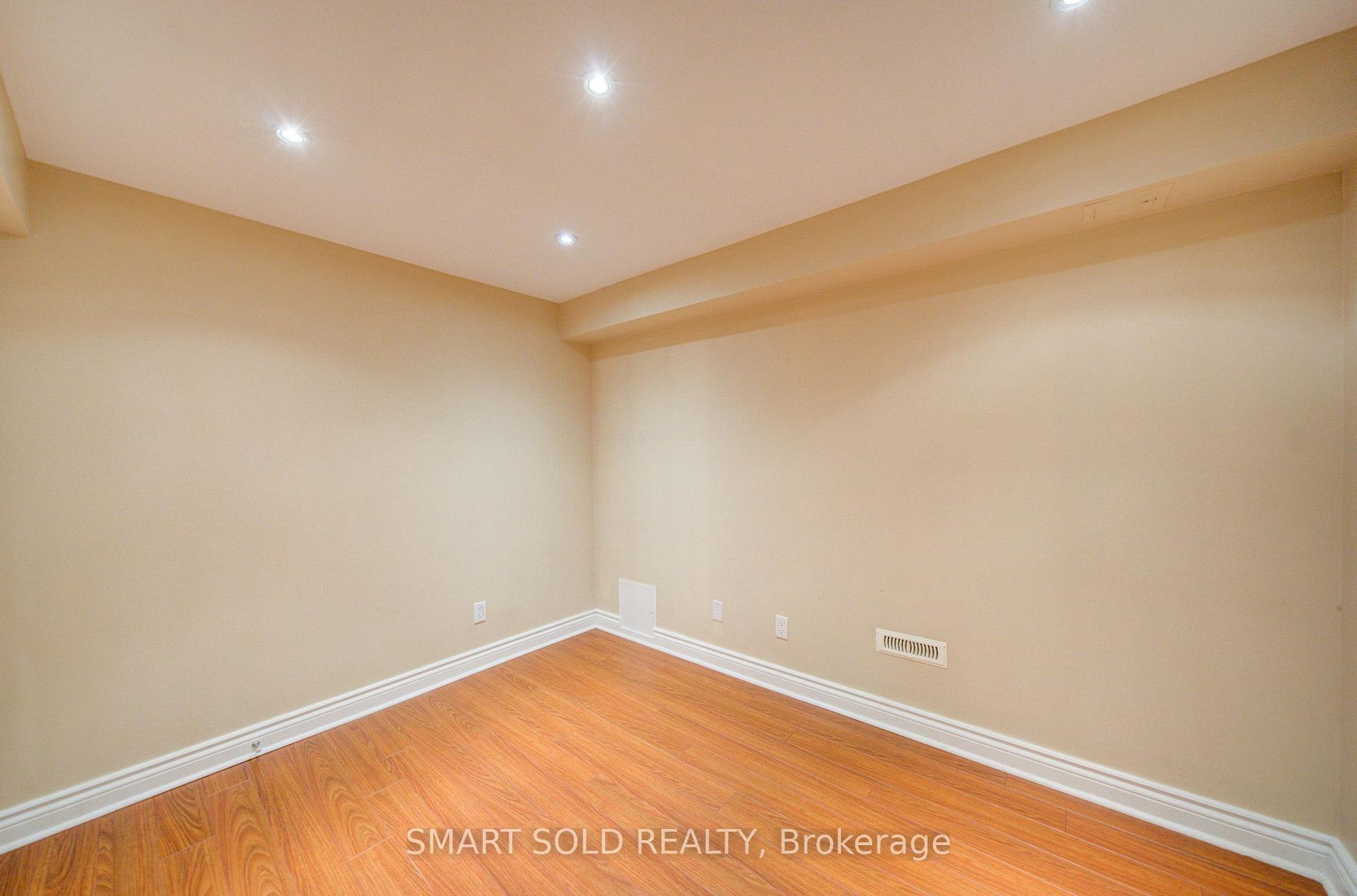 Photo 44 of 9 Pegasus Drive, Richmond Hill, Oak Ridges — HOMEH