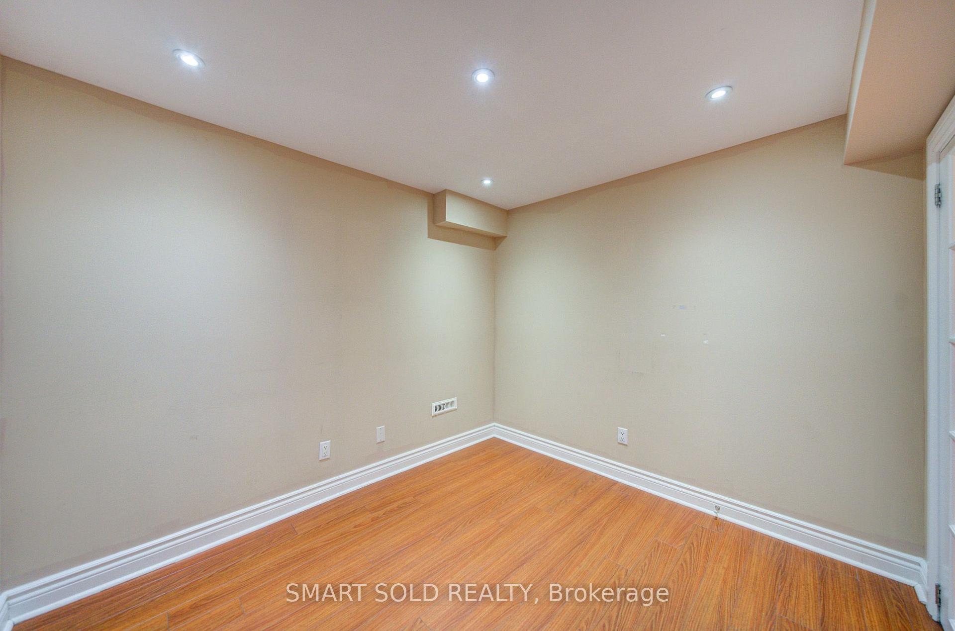 Photo 45 of 9 Pegasus Drive, Richmond Hill, Oak Ridges — HOMEH