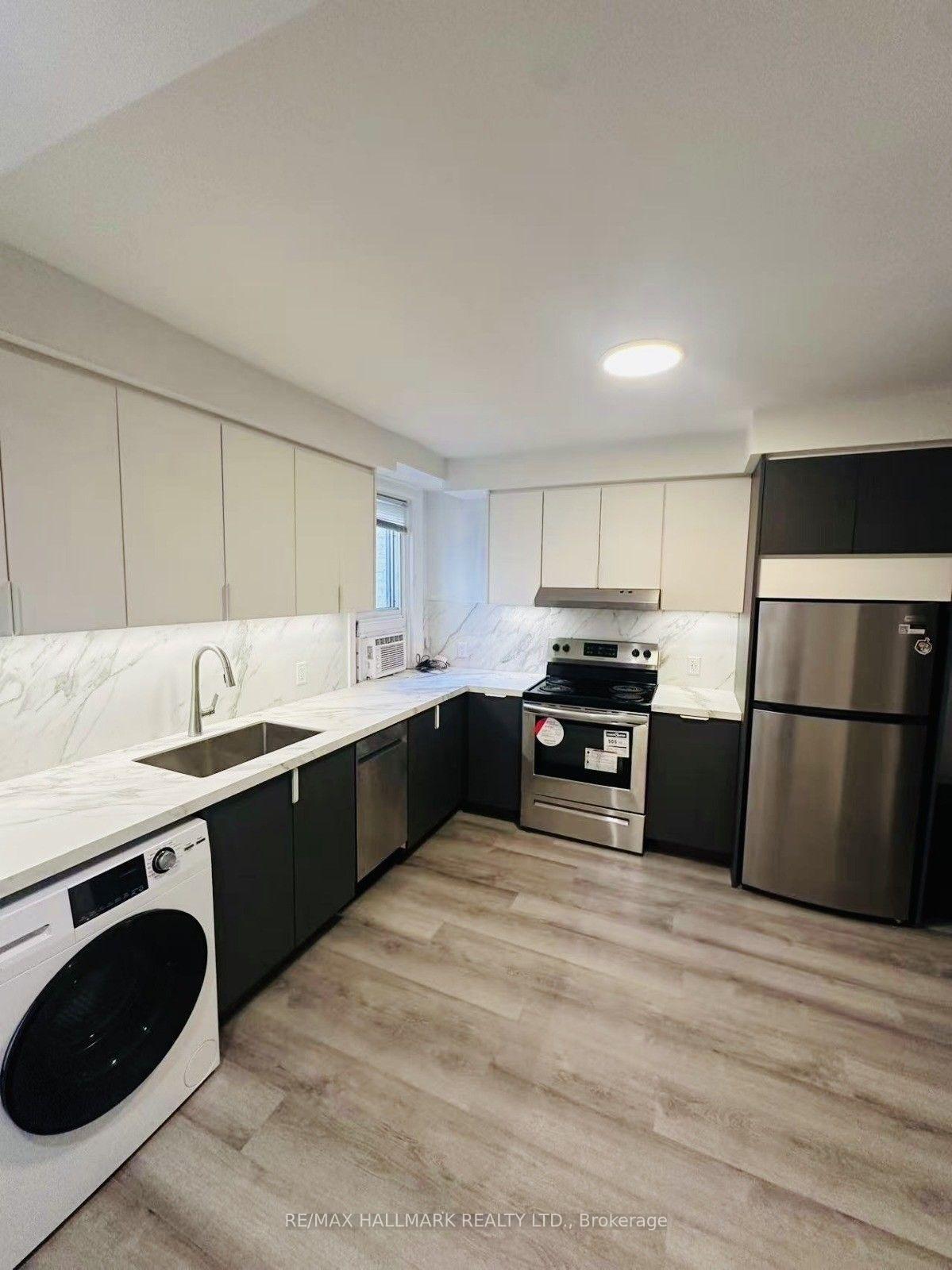Photo 1 of Unit 2, 2961 Lakeshore Boulevard W, Etobicoke, New Toronto — HOMEH