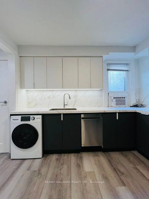 Photo 2 of Unit 2, 2961 Lakeshore Boulevard W, Etobicoke, New Toronto — HOMEH