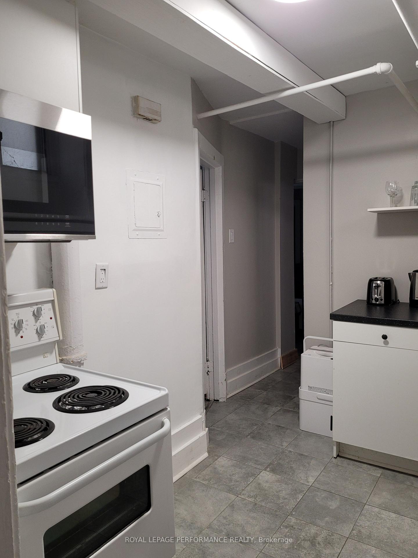 Photo 13 of 721 B Cooper Street, Ottawa, Ottawa Centre — HOMEH