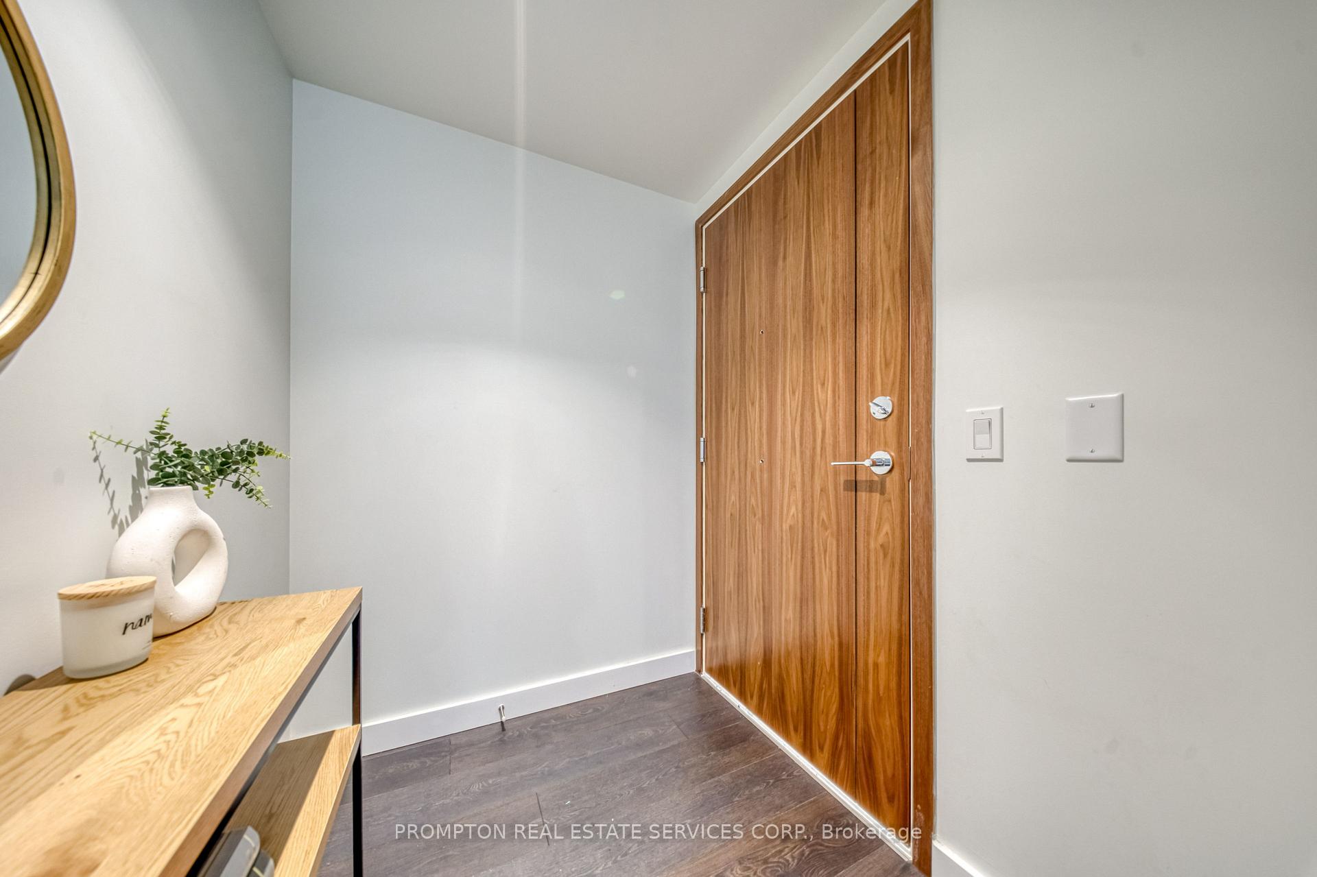 Photo 3 of Unit 2012, 95 Mcmahon Drive, North York, Bayview Village — HOMEH