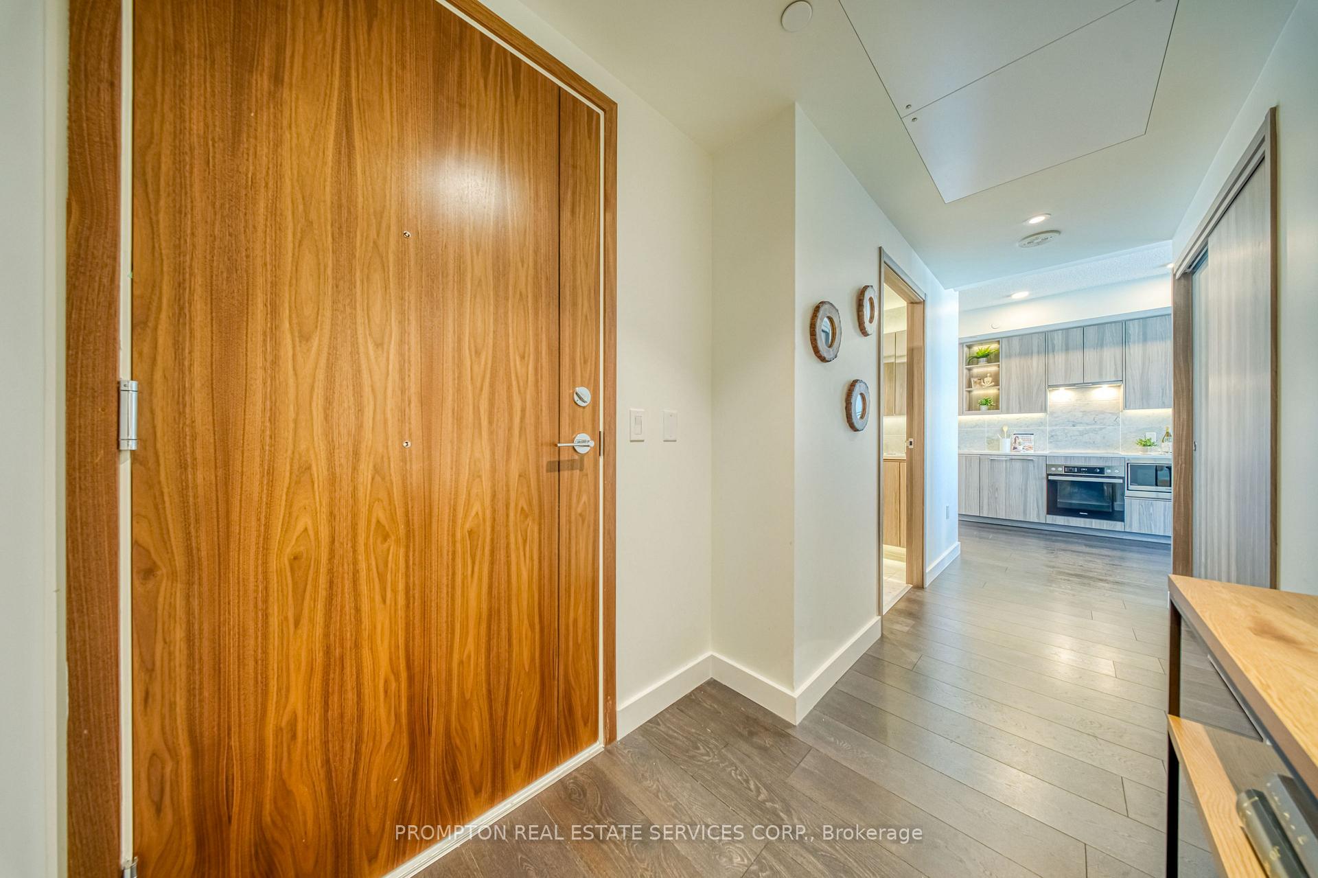 Photo 4 of Unit 2012, 95 Mcmahon Drive, North York, Bayview Village — HOMEH