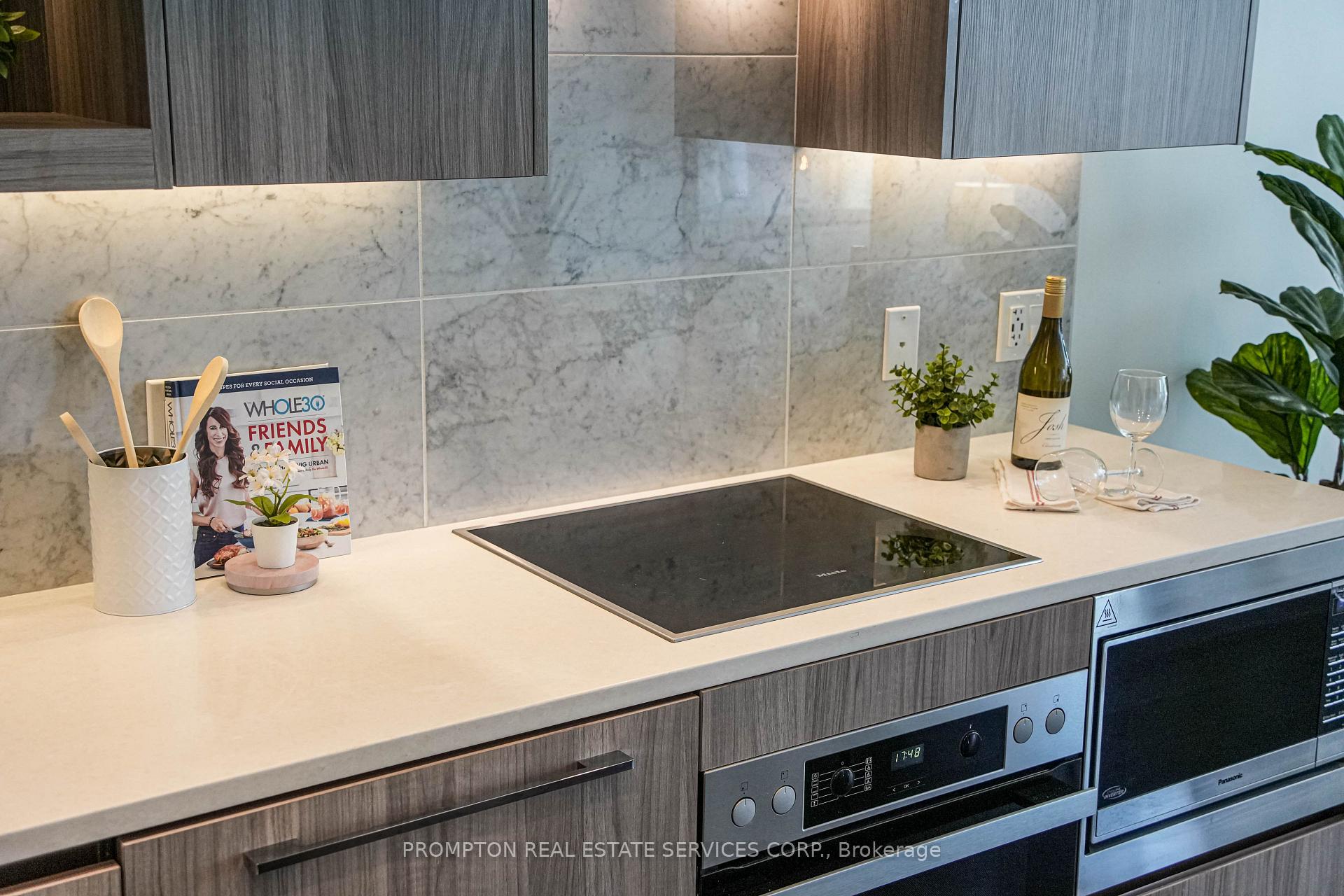 Photo 9 of Unit 2012, 95 Mcmahon Drive, North York, Bayview Village — HOMEH