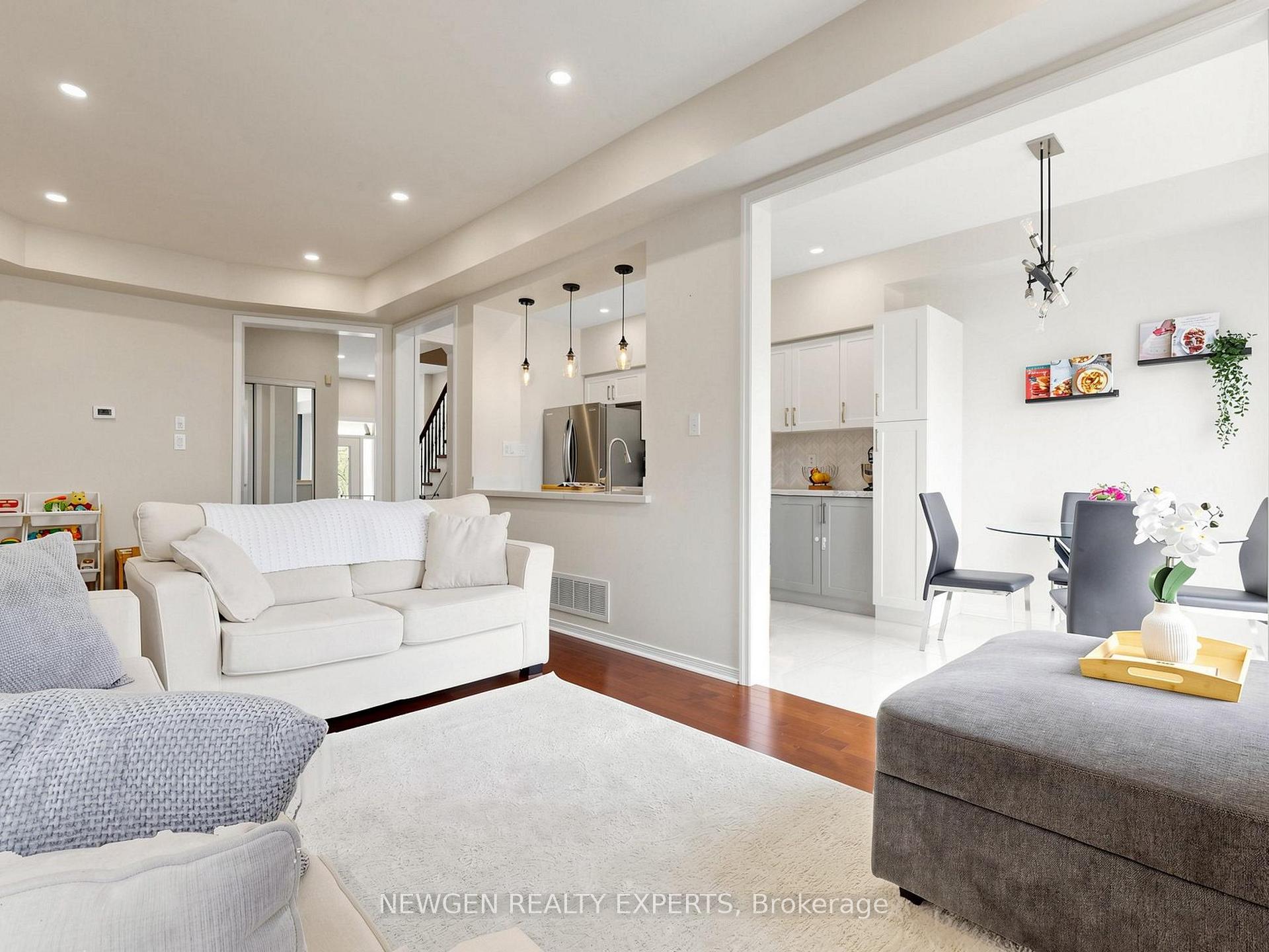 Photo 7 of 53 Silverwood Circle, Ajax, Central East — HOMEH