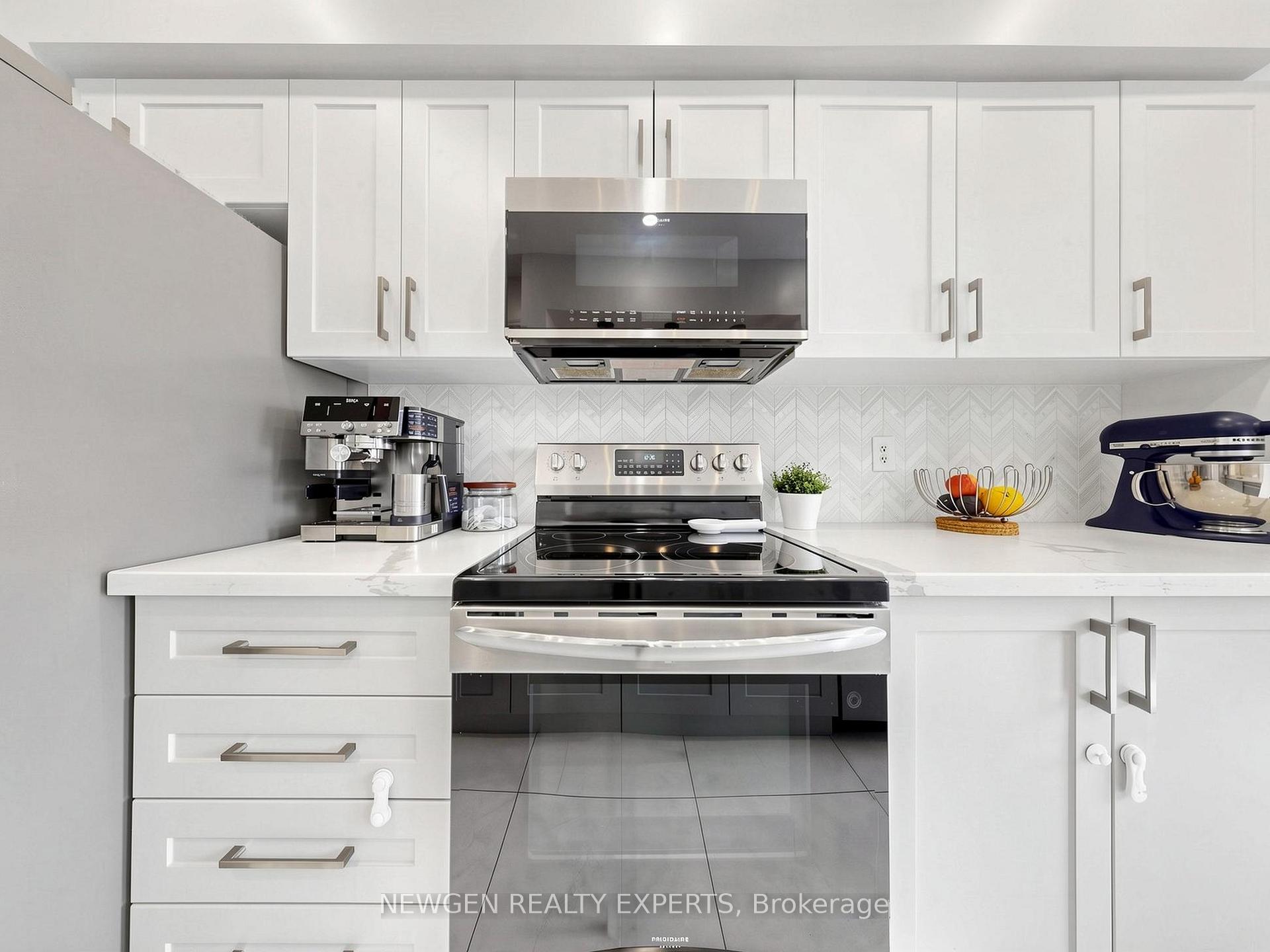 Photo 15 of 53 Silverwood Circle, Ajax, Central East — HOMEH