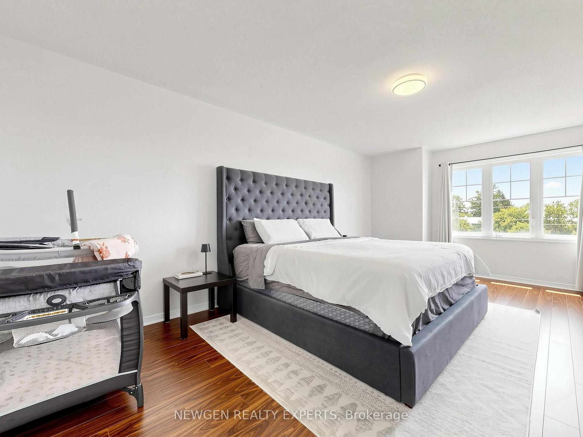Photo 20 of 53 Silverwood Circle, Ajax, Central East — HOMEH