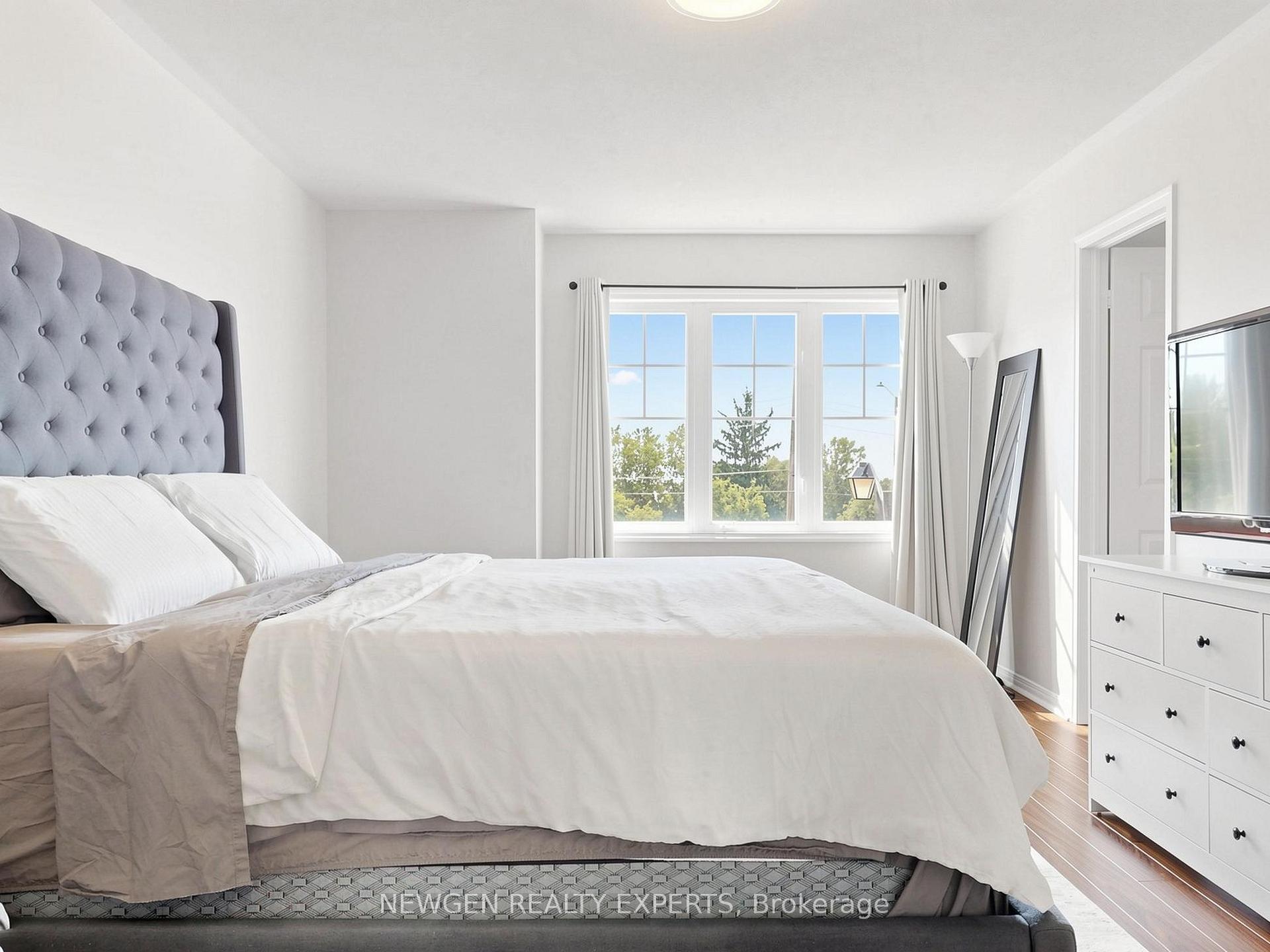 Photo 21 of 53 Silverwood Circle, Ajax, Central East — HOMEH