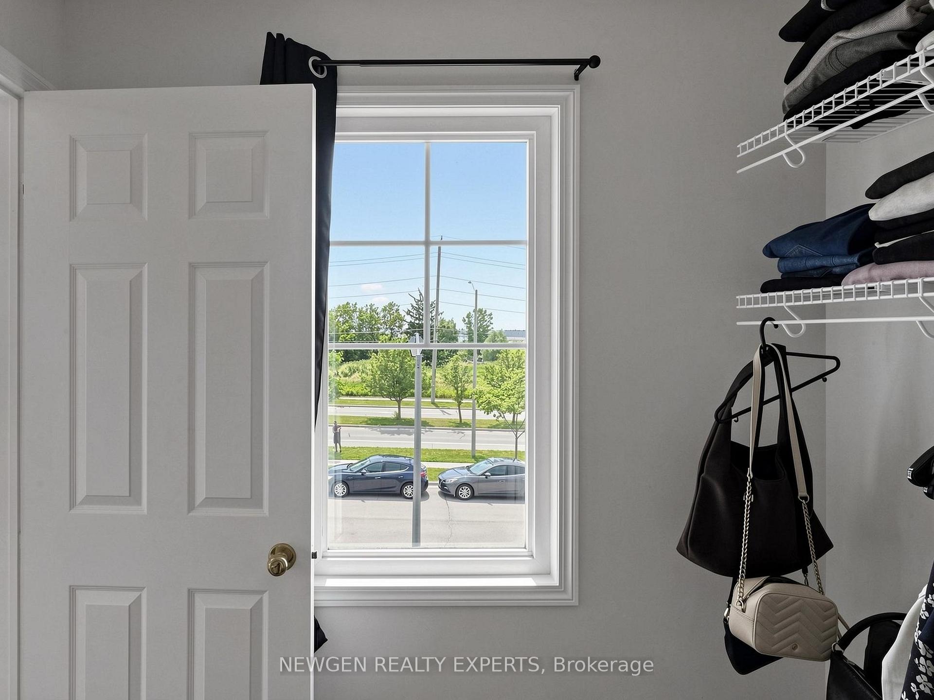 Photo 24 of 53 Silverwood Circle, Ajax, Central East — HOMEH