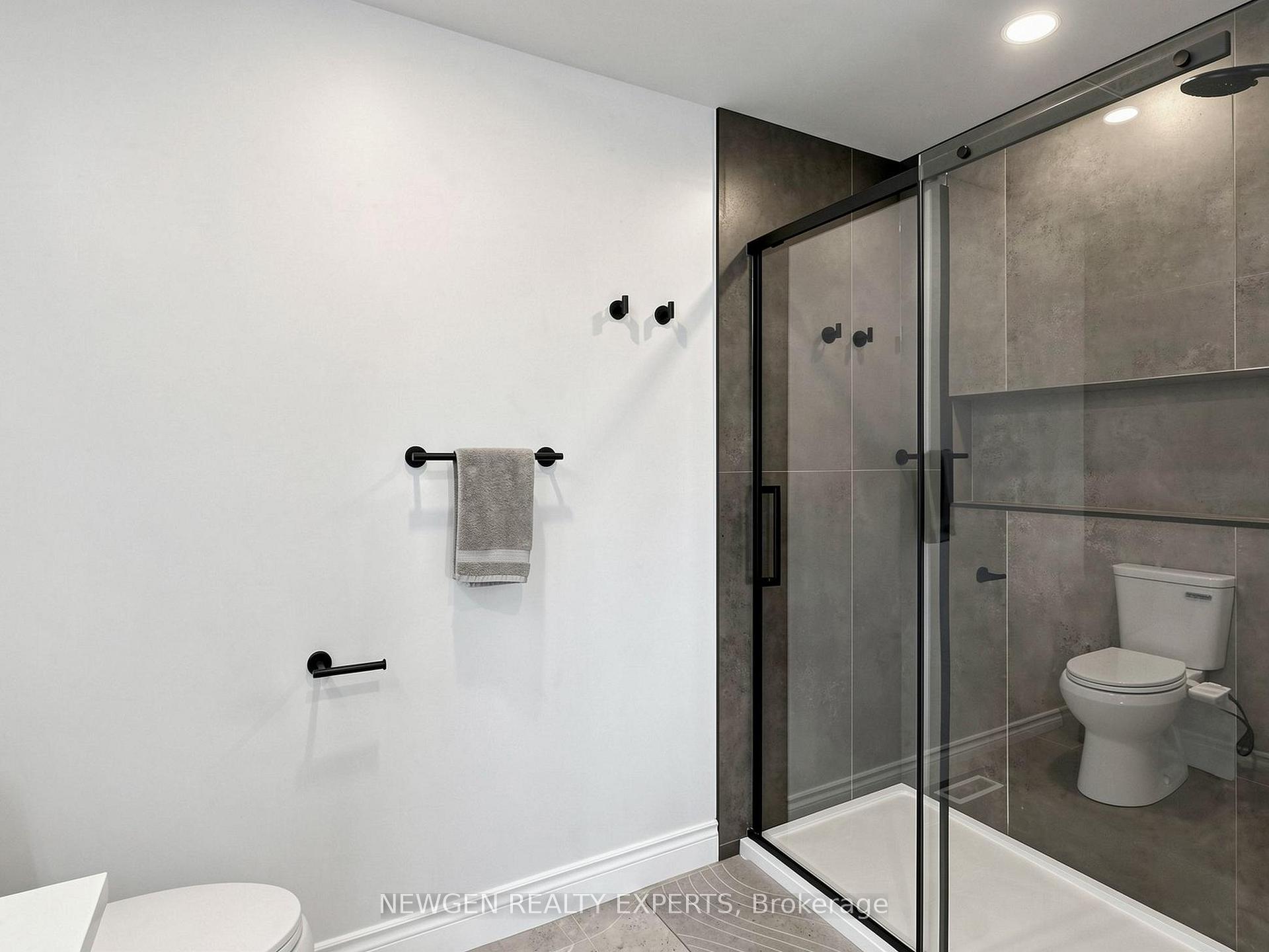 Photo 27 of 53 Silverwood Circle, Ajax, Central East — HOMEH