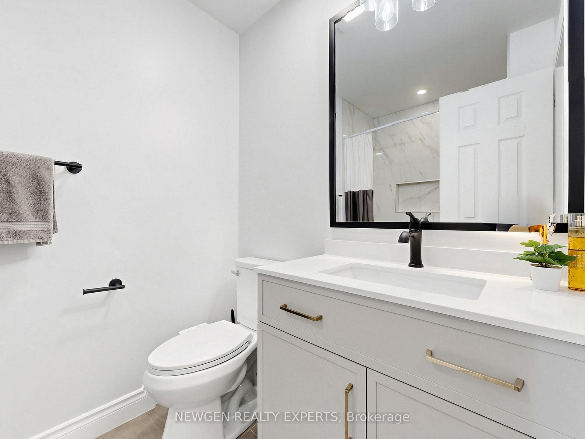 Photo 32 of 53 Silverwood Circle, Ajax, Central East — HOMEH