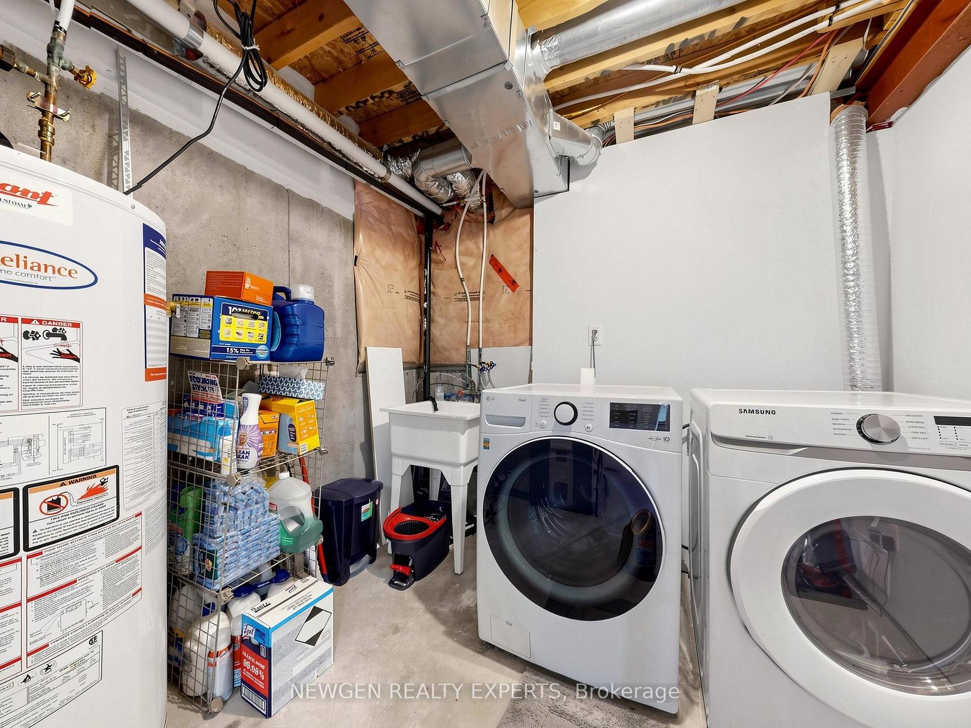Photo 39 of 53 Silverwood Circle, Ajax, Central East — HOMEH