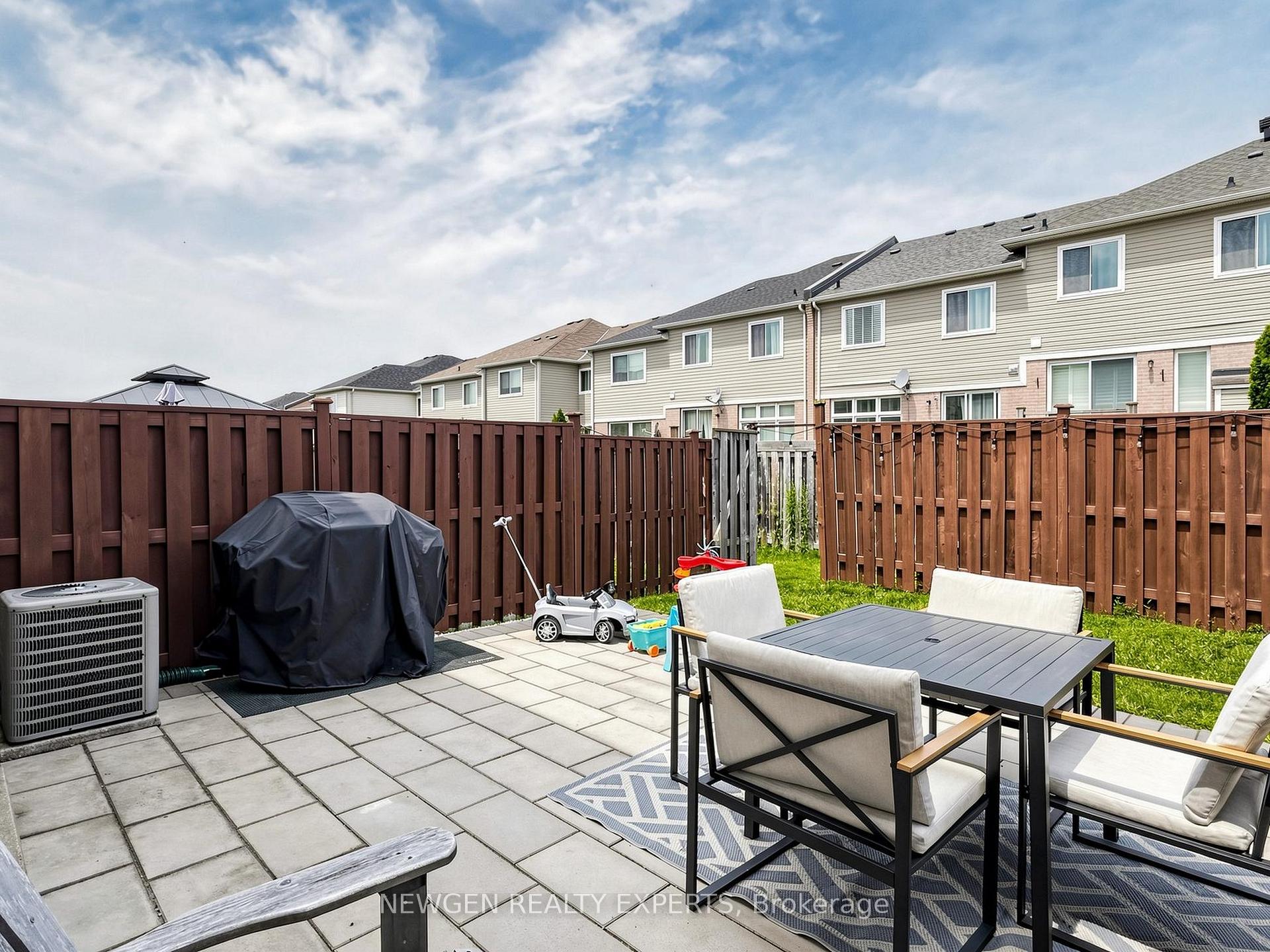 Photo 43 of 53 Silverwood Circle, Ajax, Central East — HOMEH