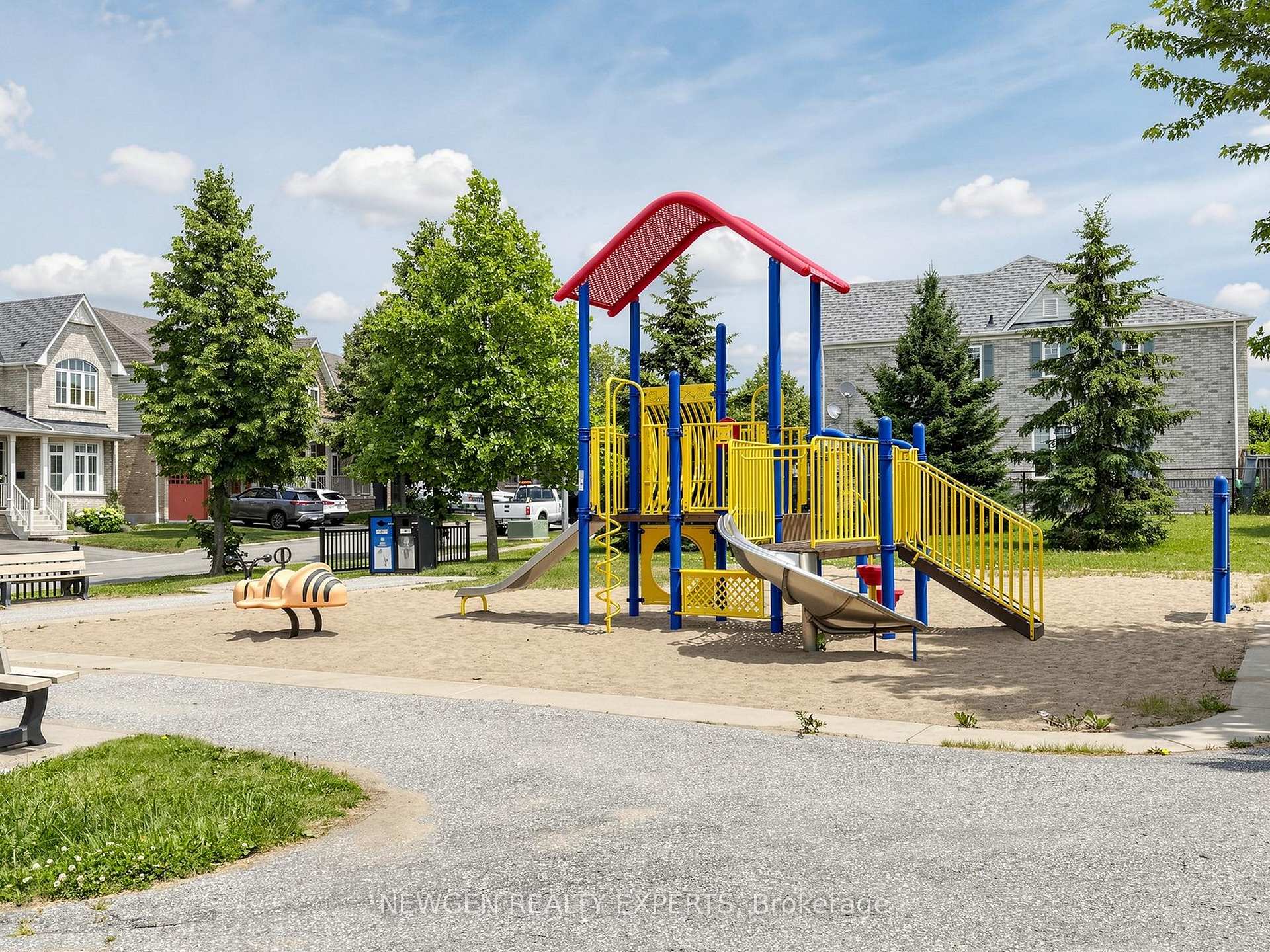 Photo 45 of 53 Silverwood Circle, Ajax, Central East — HOMEH