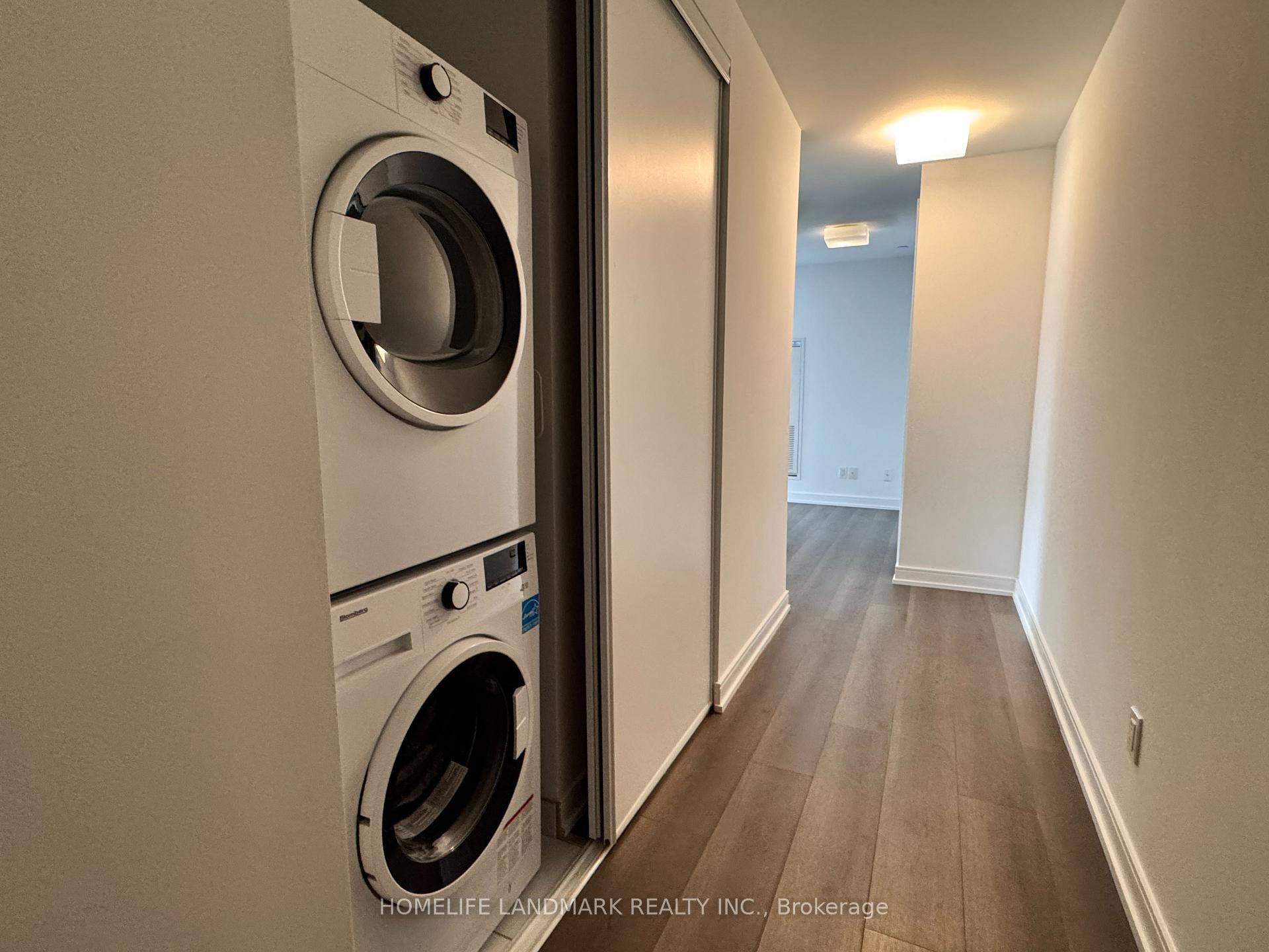 Photo 4 of Unit 4002, 3 Gloucester Street, Toronto, Church-Yonge Corridor — HOMEH