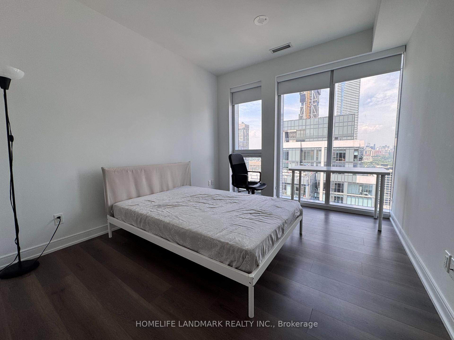 Photo 5 of Unit 4002, 3 Gloucester Street, Toronto, Church-Yonge Corridor — HOMEH