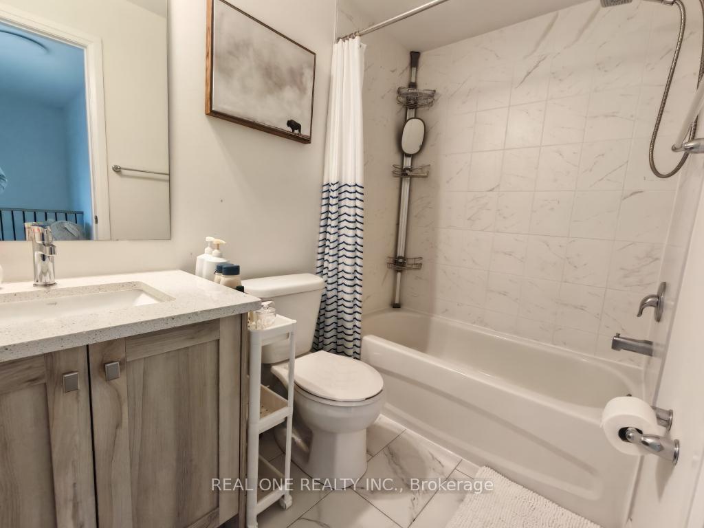 Photo 20 of 19 Woodstream Drive, Etobicoke, West Humber-Clairville — HOMEH