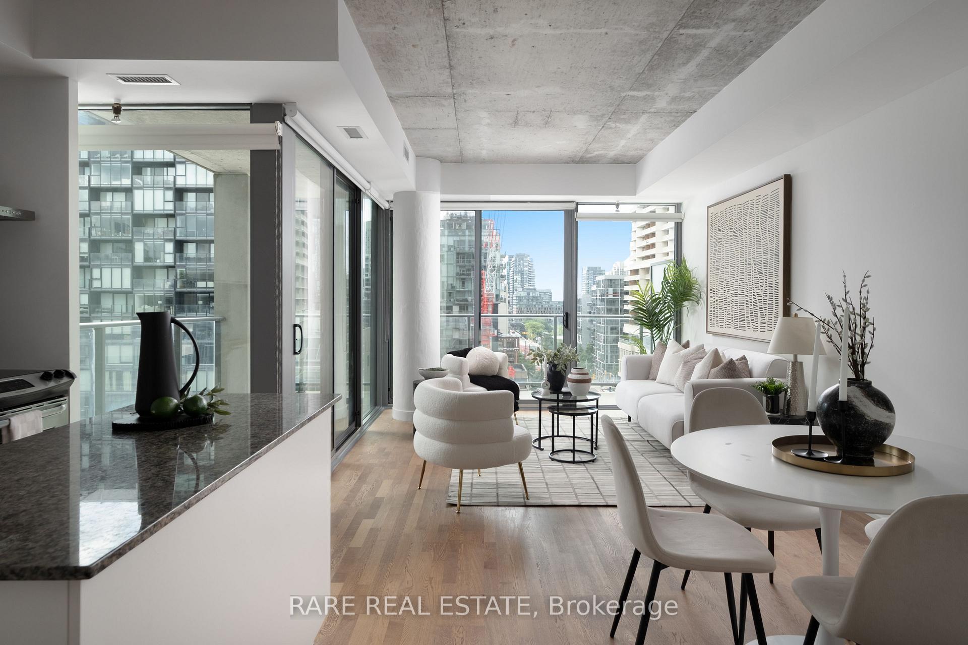 Front of Unit 919, 95 Bathurst Street