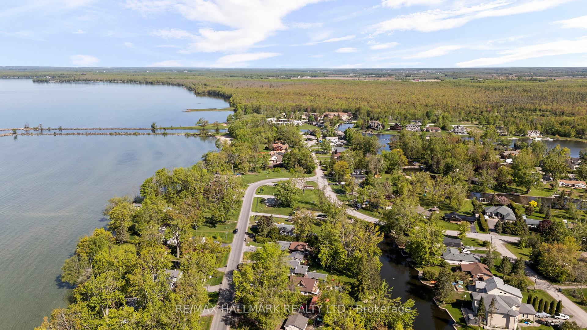 Photo 4 of 95 Lake Avenue, Ramara, Brechin — HOMEH