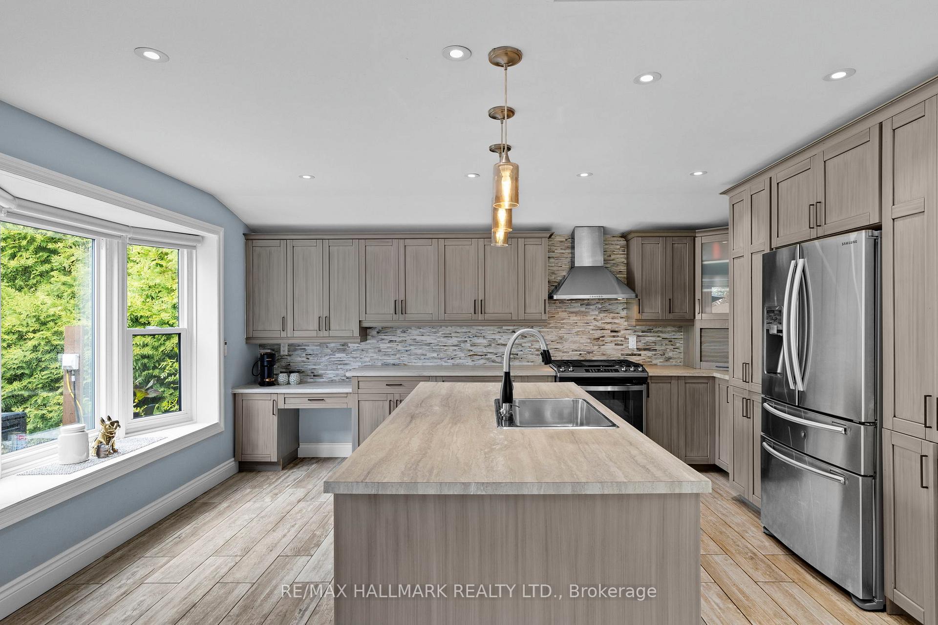 Photo 14 of 95 Lake Avenue, Ramara, Brechin — HOMEH