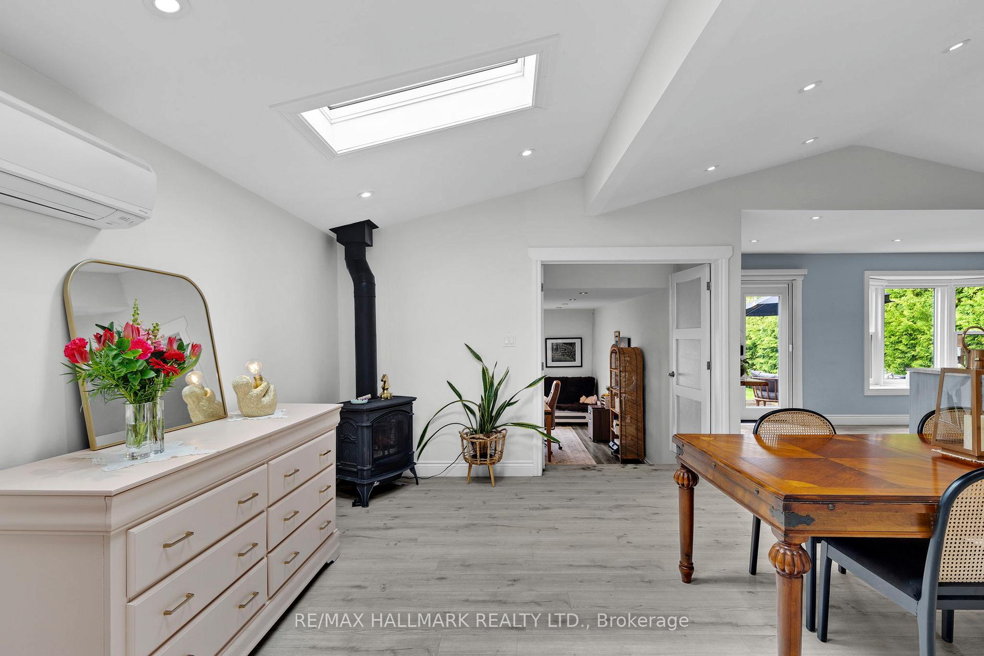Photo 16 of 95 Lake Avenue, Ramara, Brechin — HOMEH