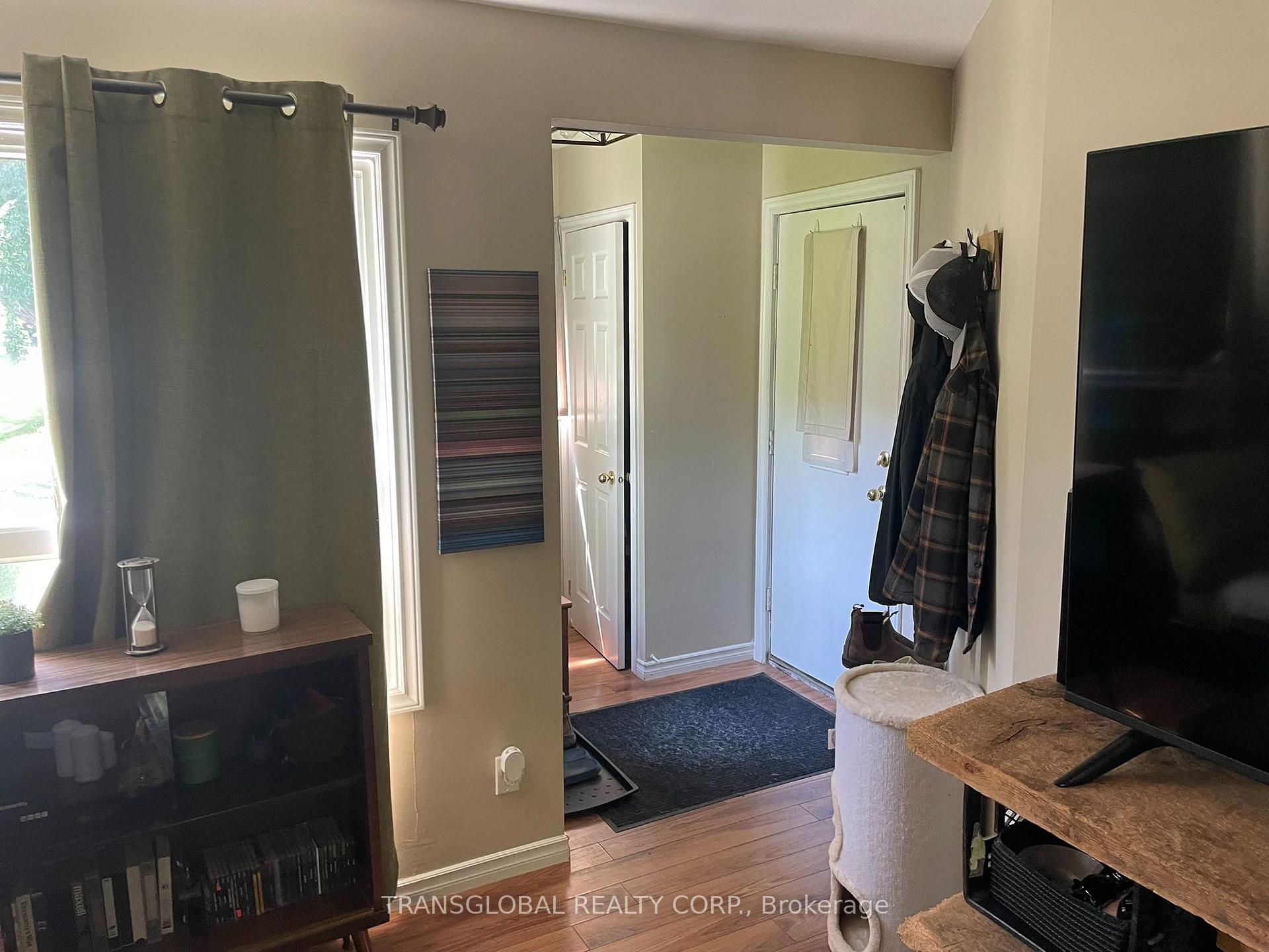 Photo 8 of 1014 Barton Avenue, Georgina, Historic Lakeshore Communities — HOMEH