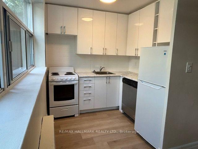 Photo 6 of Unit 105, 134 Lawton Boulevard, Toronto, Yonge-St. Clair — HOMEH