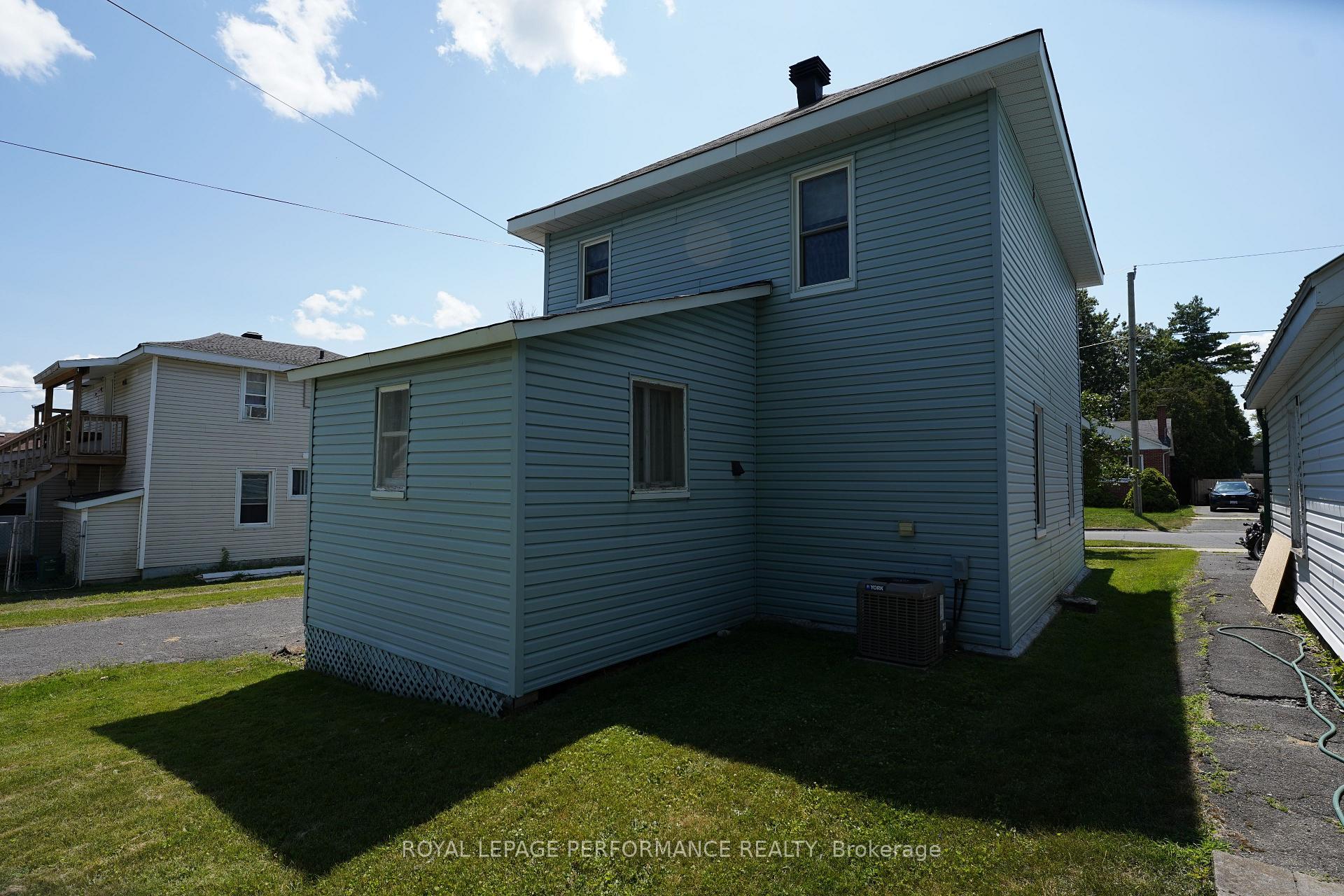 Photo 13 of 10 Dunbar Avenue, Cornwall, Cornwall — HOMEH