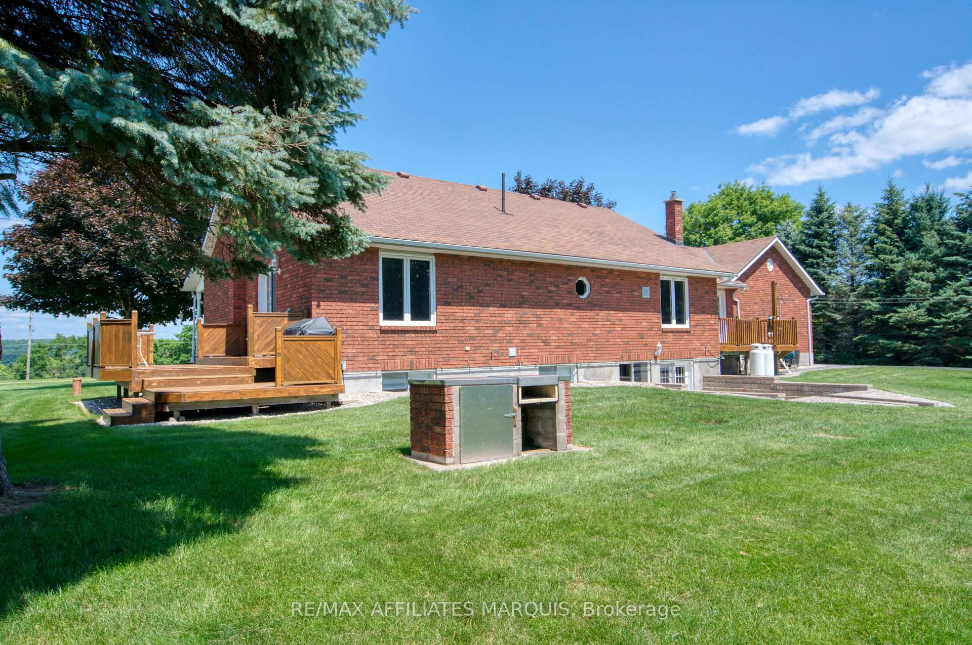 Photo 2 of 79 Trotters Lane, Rideau Lakes, Rideau Lakes (North Crosby) Twp — HOMEH