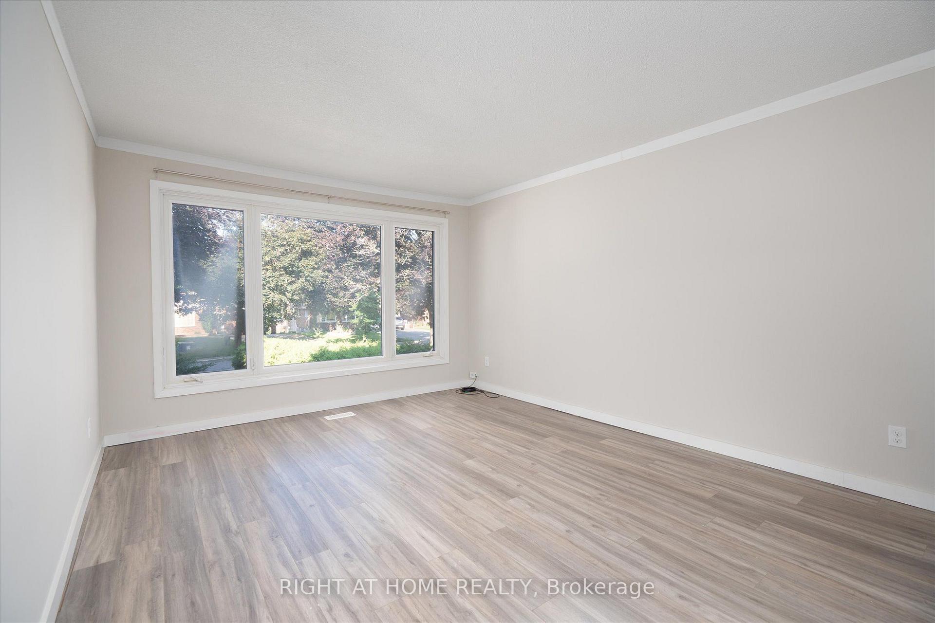 Photo 6 of 904 Walnut Court, Oshawa, Donevan — HOMEH