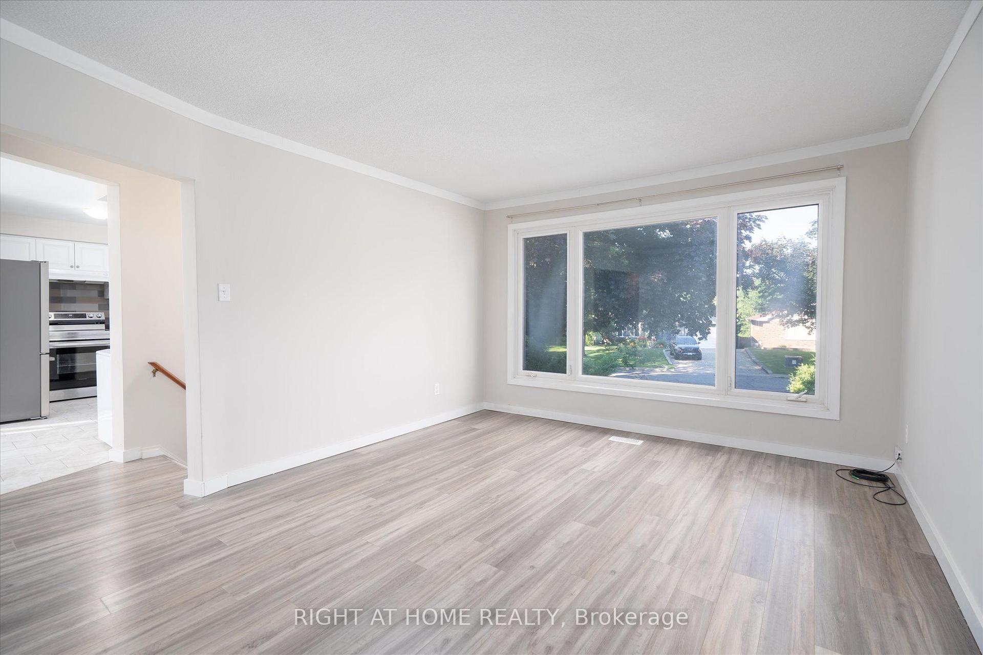 Photo 7 of 904 Walnut Court, Oshawa, Donevan — HOMEH