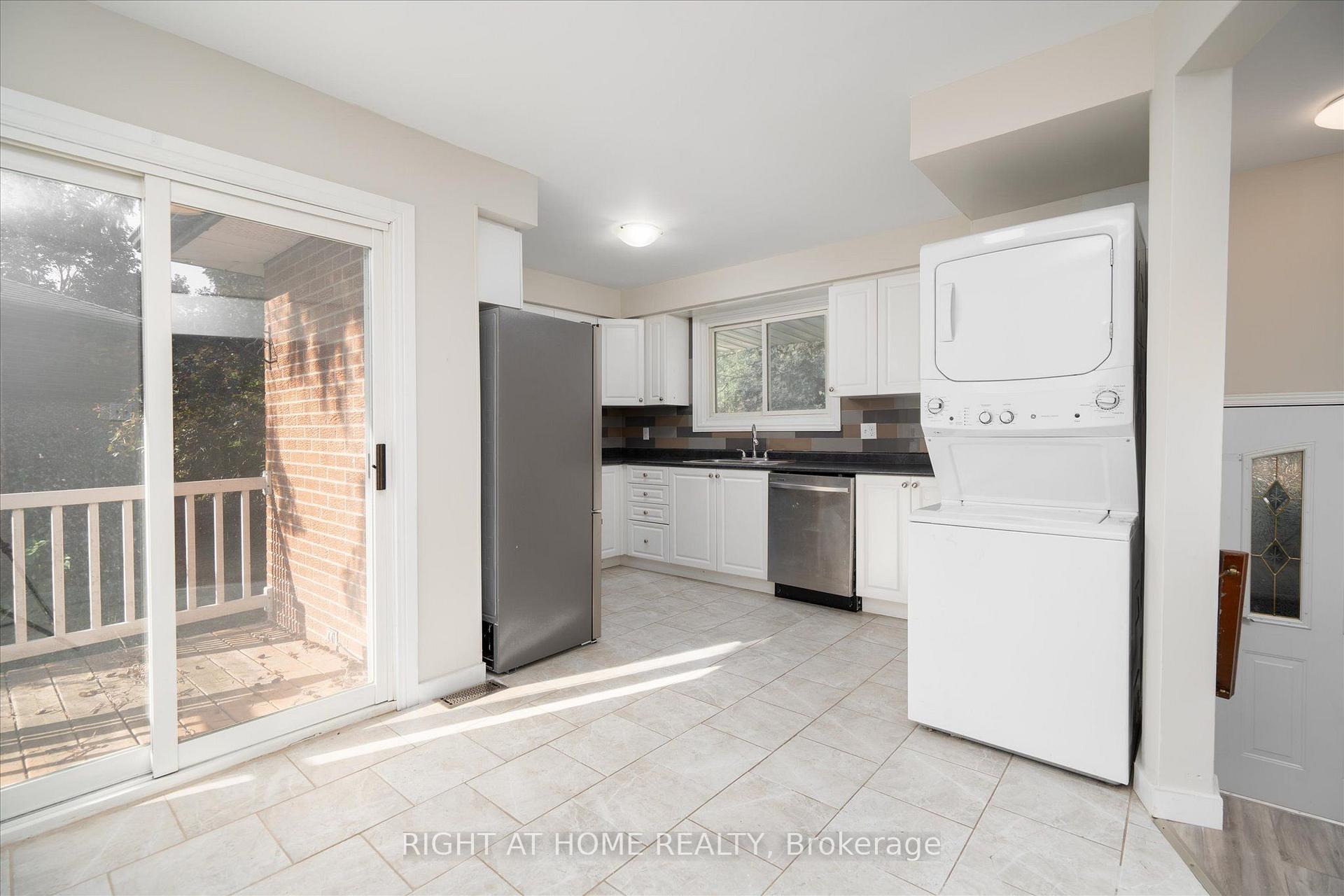 Photo 8 of 904 Walnut Court, Oshawa, Donevan — HOMEH