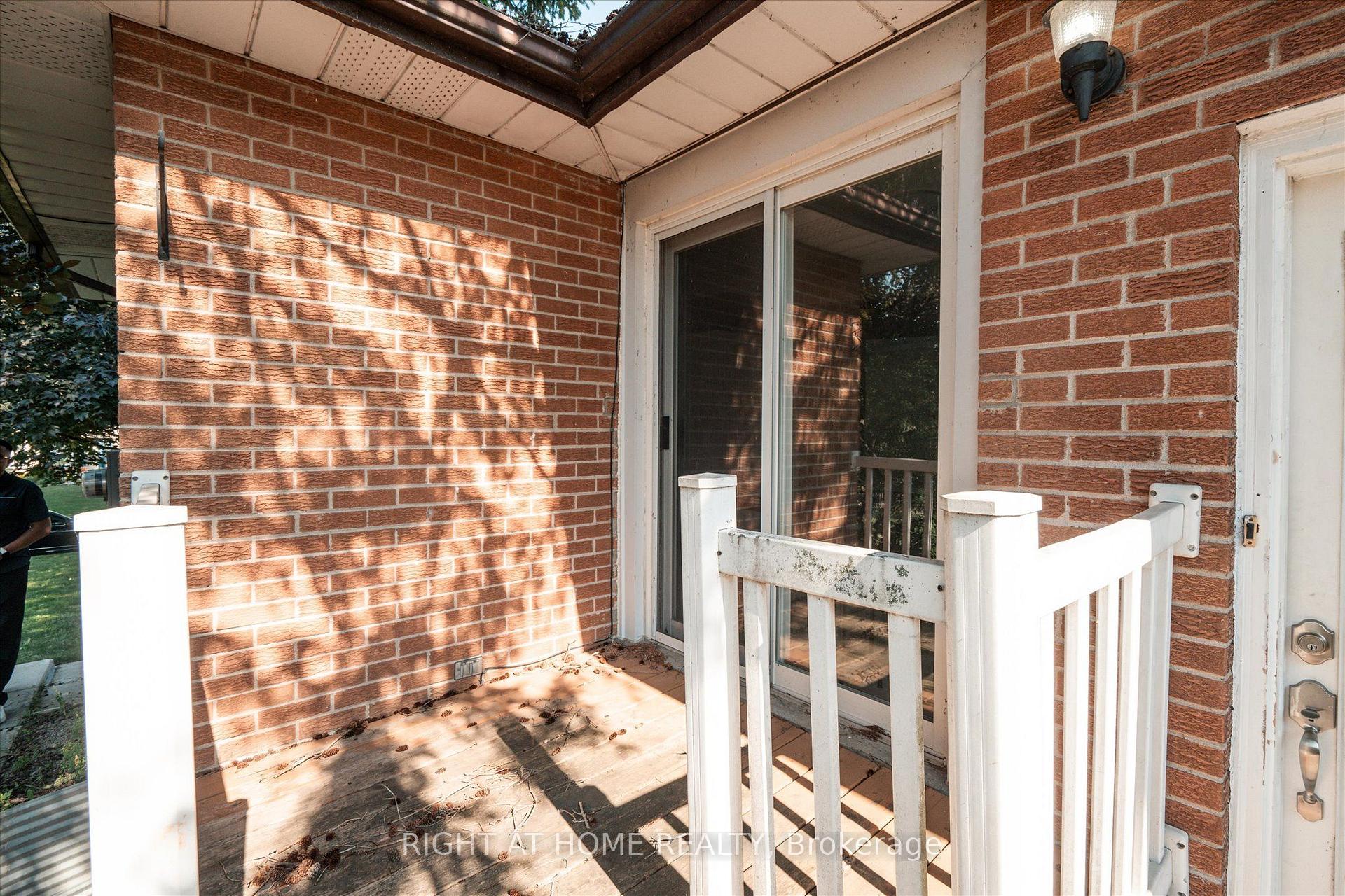 Photo 15 of 904 Walnut Court, Oshawa, Donevan — HOMEH
