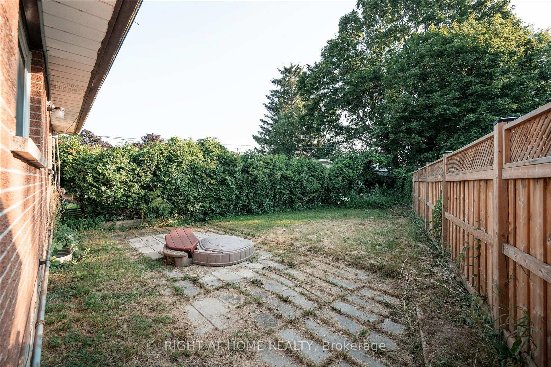 Photo 16 of 904 Walnut Court, Oshawa, Donevan — HOMEH