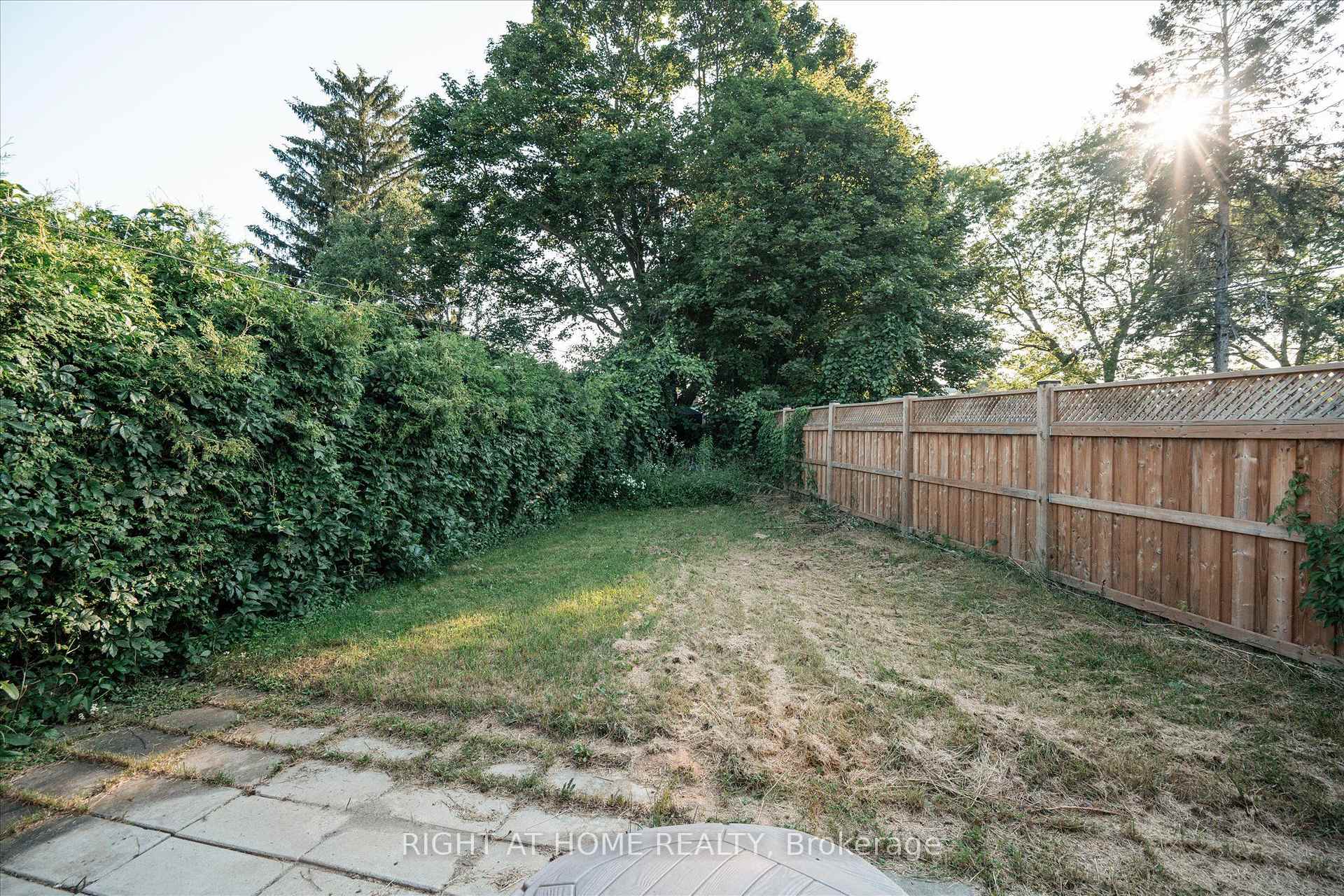 Photo 17 of 904 Walnut Court, Oshawa, Donevan — HOMEH