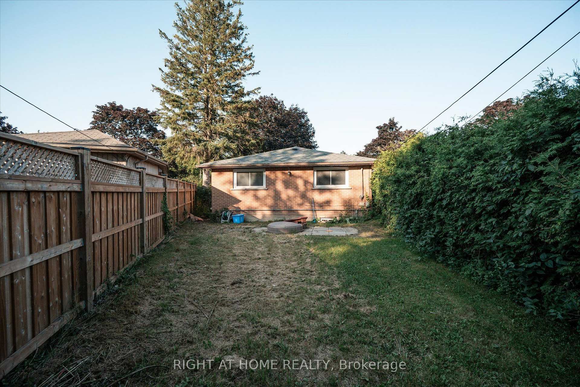 Photo 18 of 904 Walnut Court, Oshawa, Donevan — HOMEH