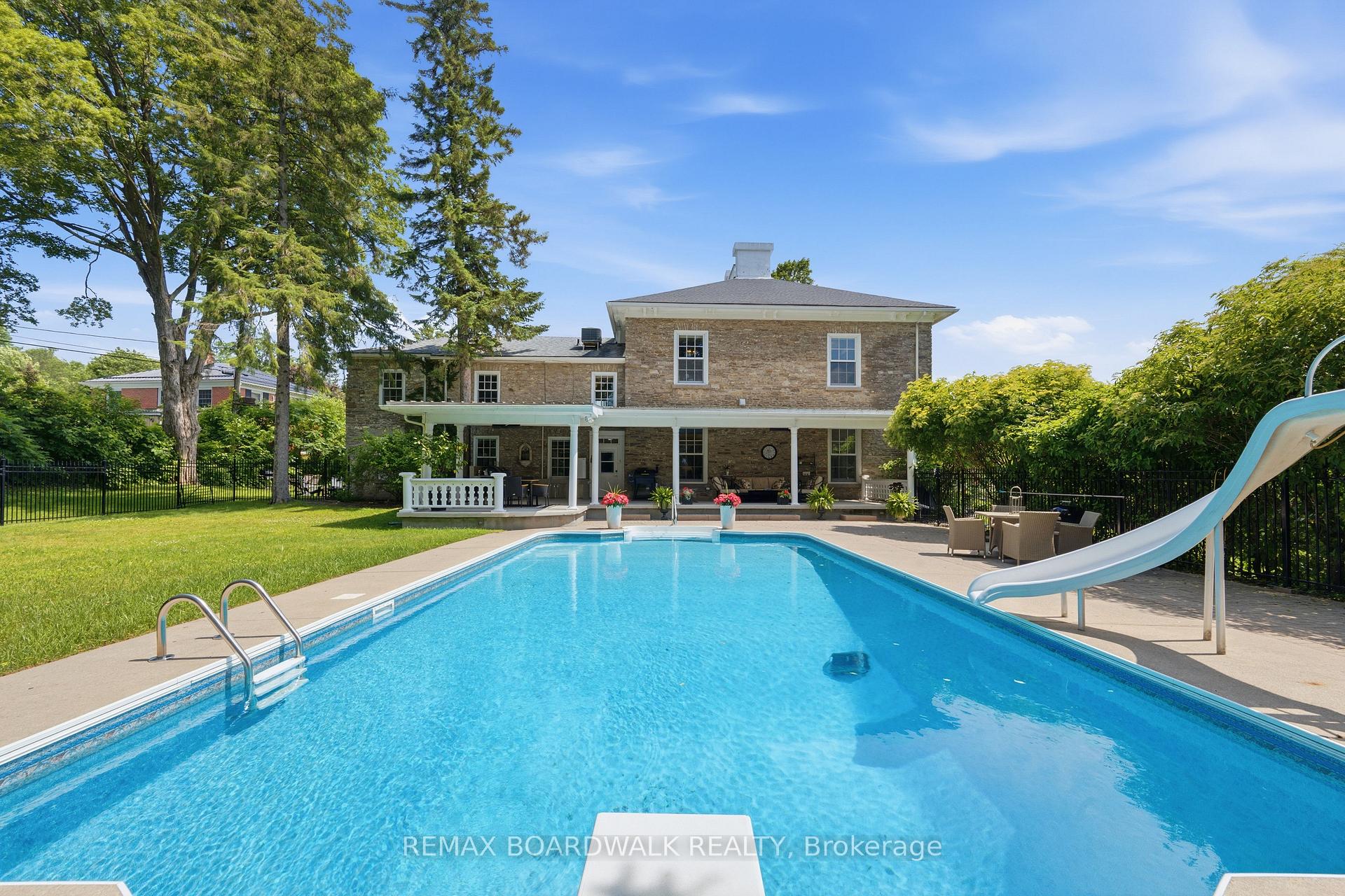 Photo 12 of 55 Cochrane Drive, Brockville, Brockville — HOMEH