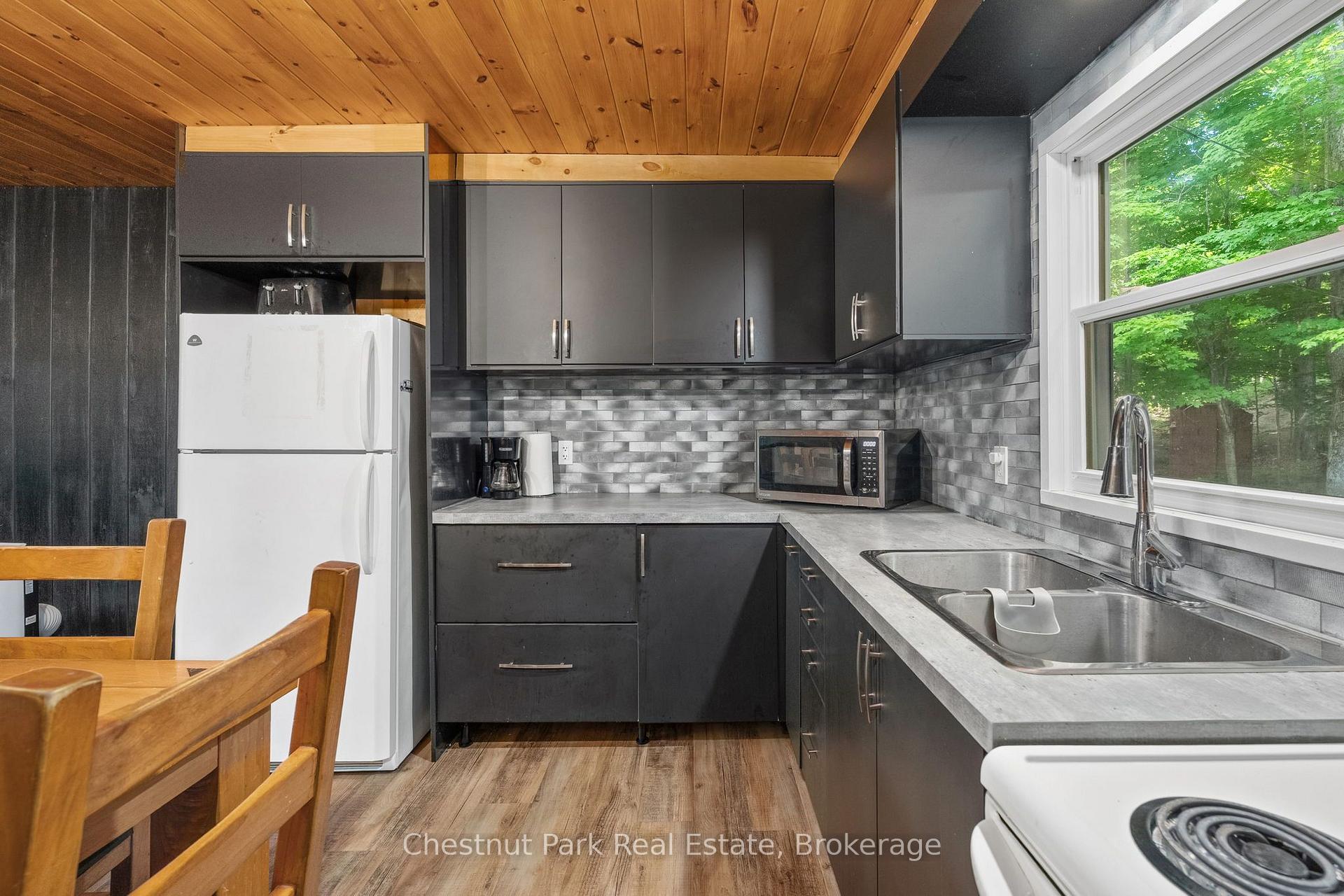 Photo 19 of 412 Sherwood Drive, Perry, Novar — HOMEH