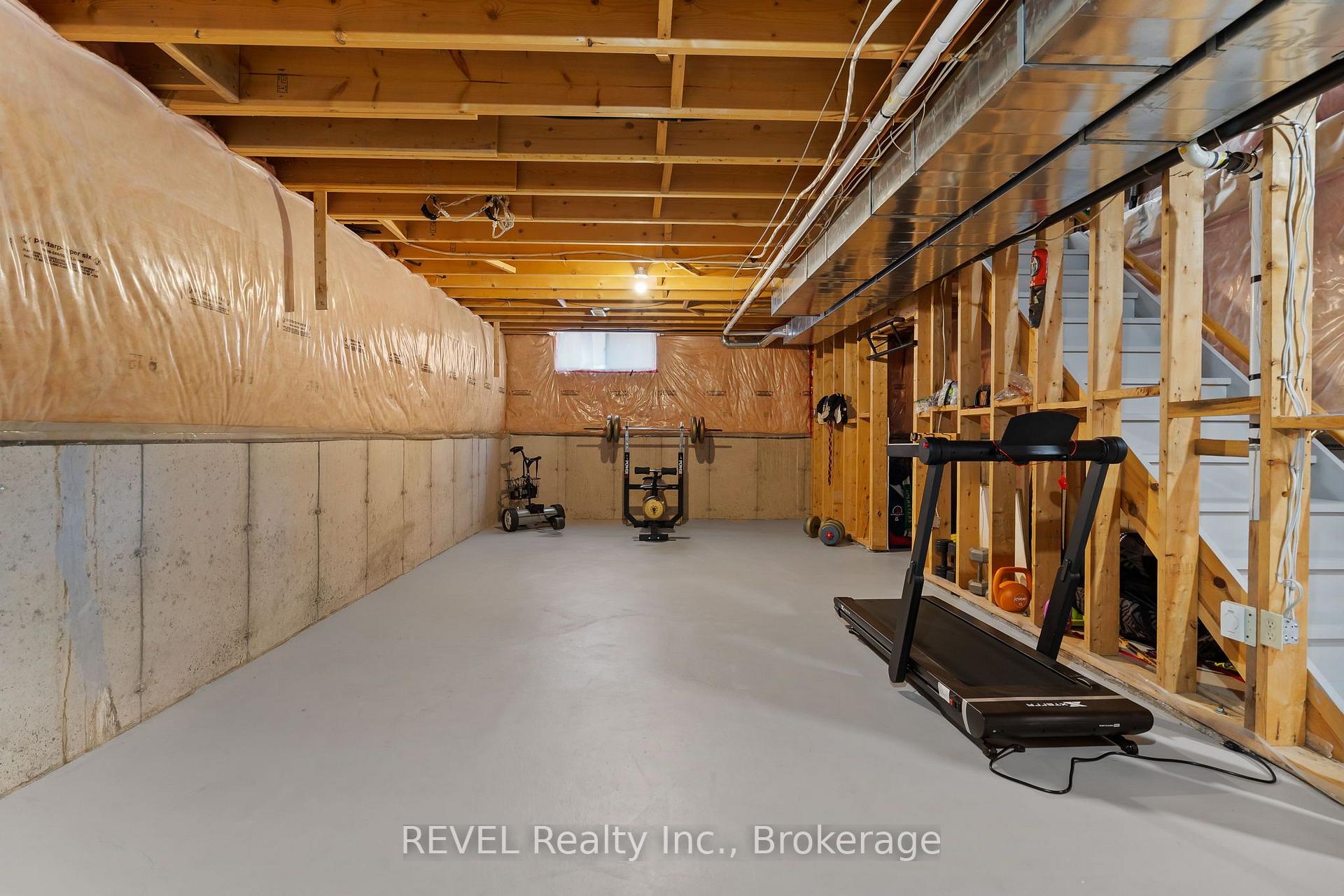 Photo 34 of 16 Maracay Way, St. Catharines, Grapeview — HOMEH