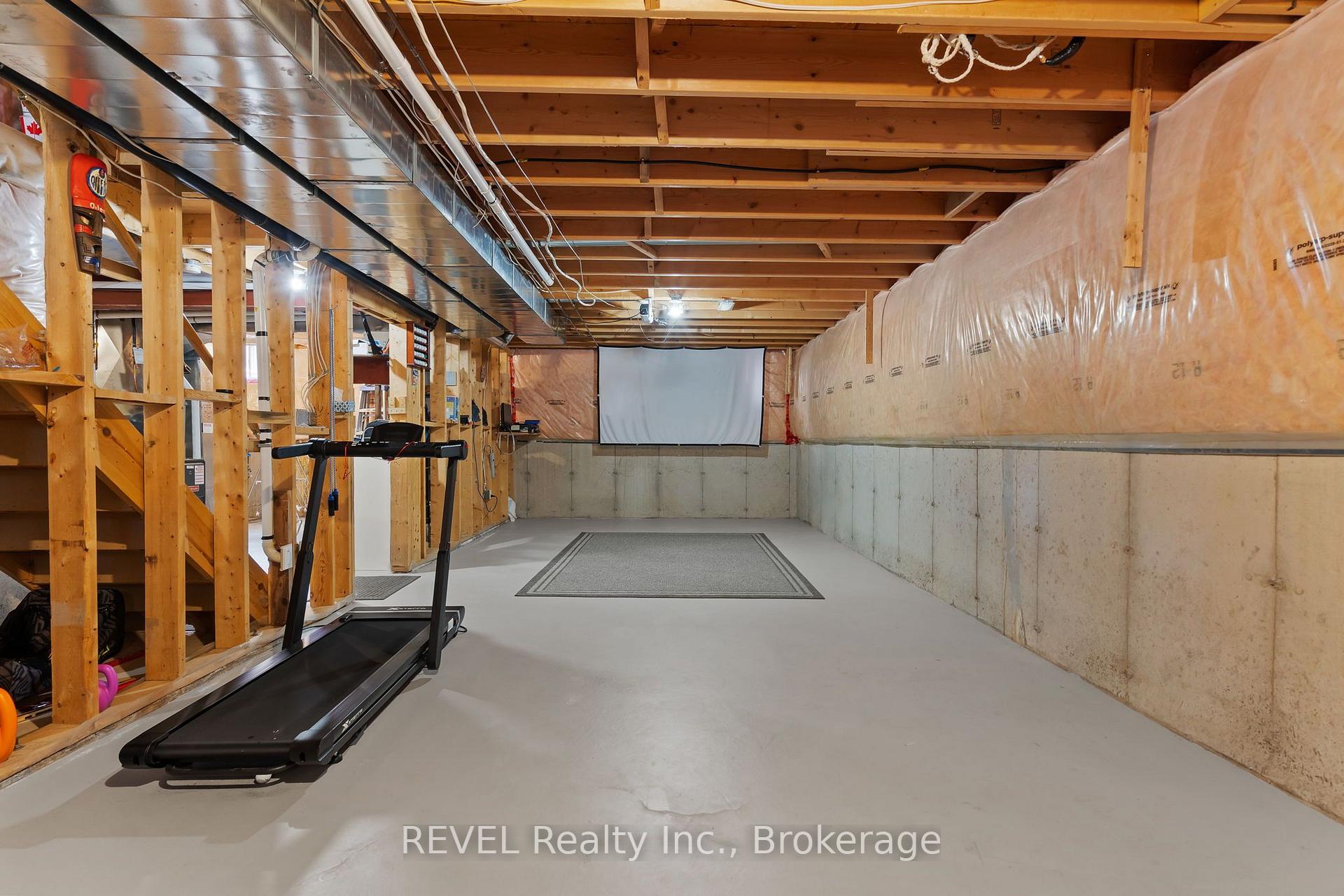 Photo 35 of 16 Maracay Way, St. Catharines, Grapeview — HOMEH