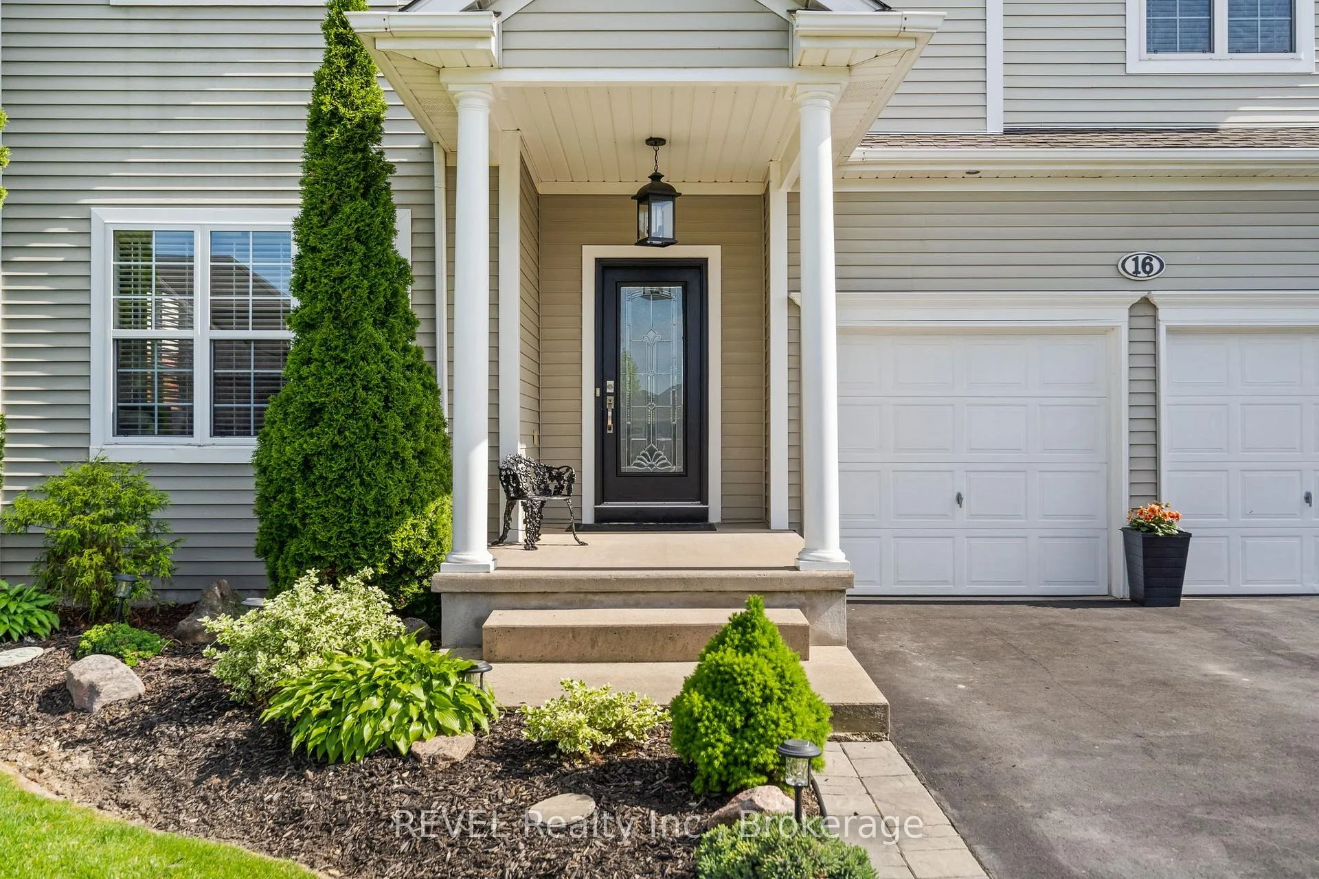 Photo 5 of 16 Maracay Way, St. Catharines, Grapeview — HOMEH