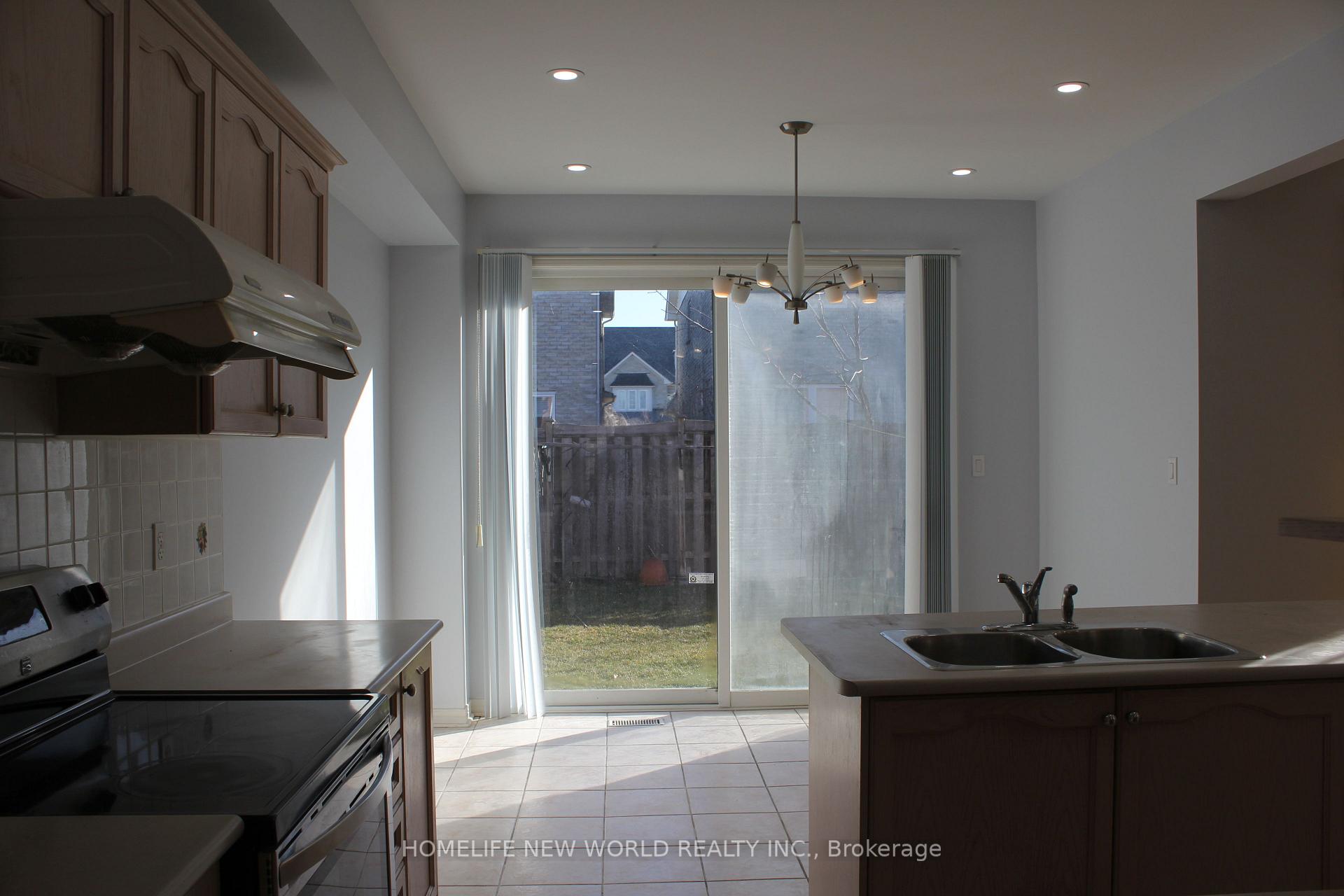 Photo 8 of 31 Barkwood Hollow, Markham, Berczy — HOMEH