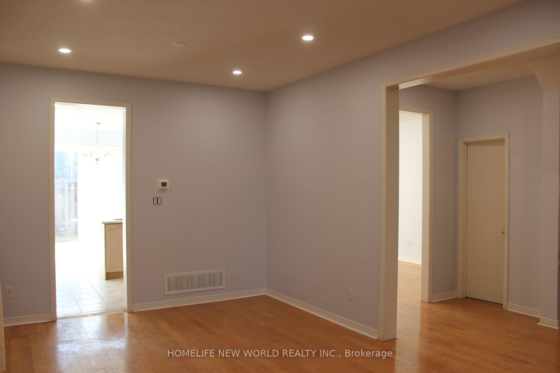 Photo 12 of 31 Barkwood Hollow, Markham, Berczy — HOMEH