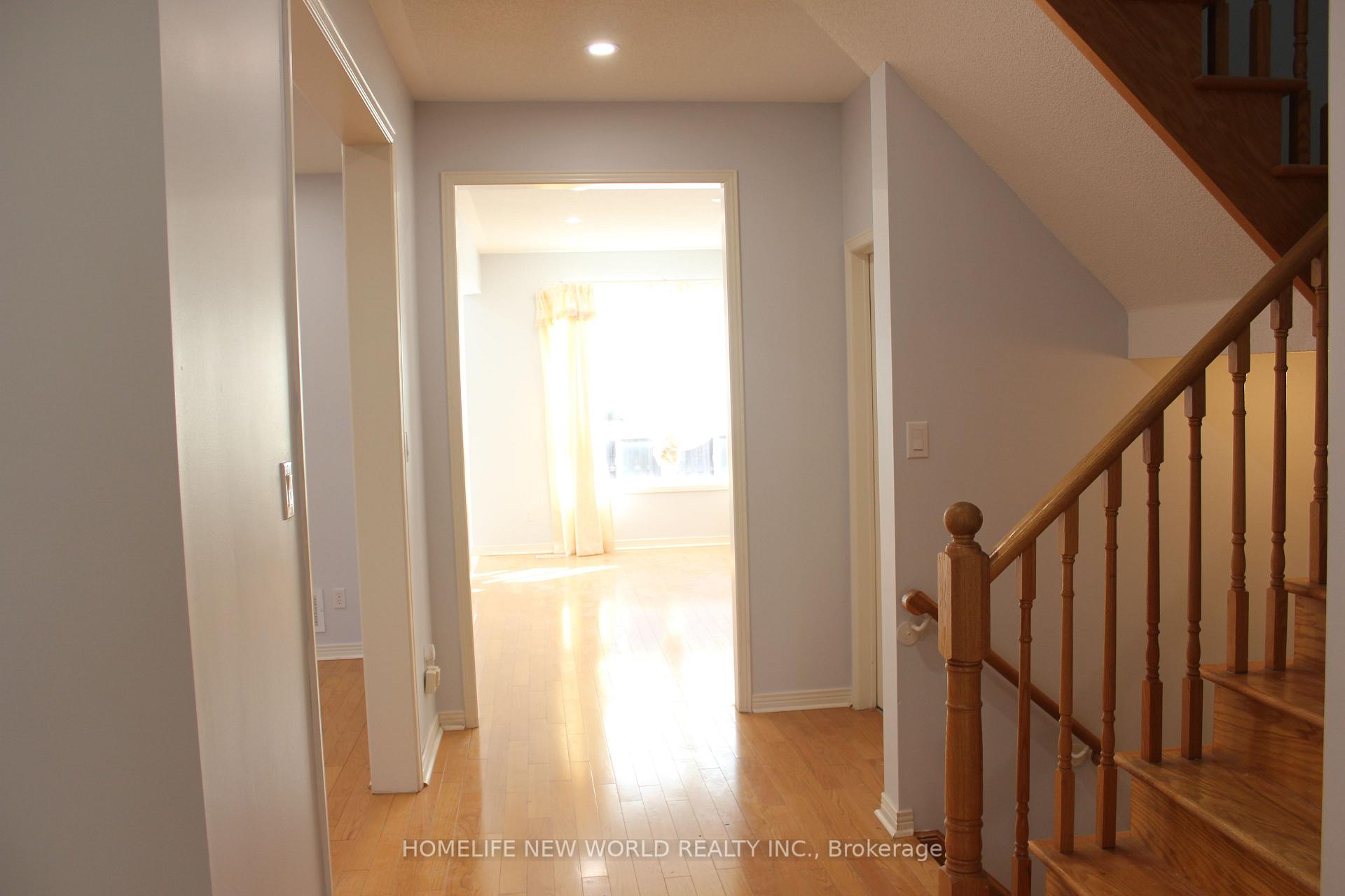 Photo 14 of 31 Barkwood Hollow, Markham, Berczy — HOMEH