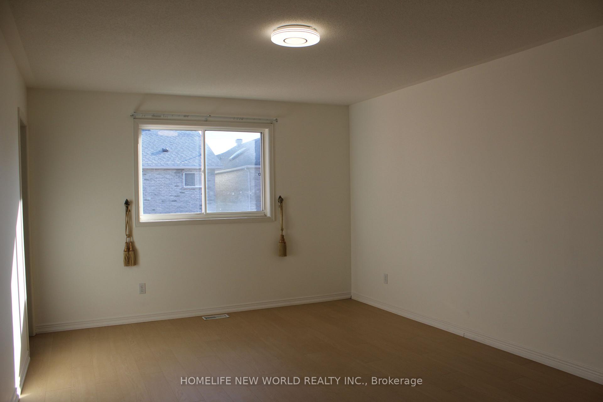 Photo 19 of 31 Barkwood Hollow, Markham, Berczy — HOMEH