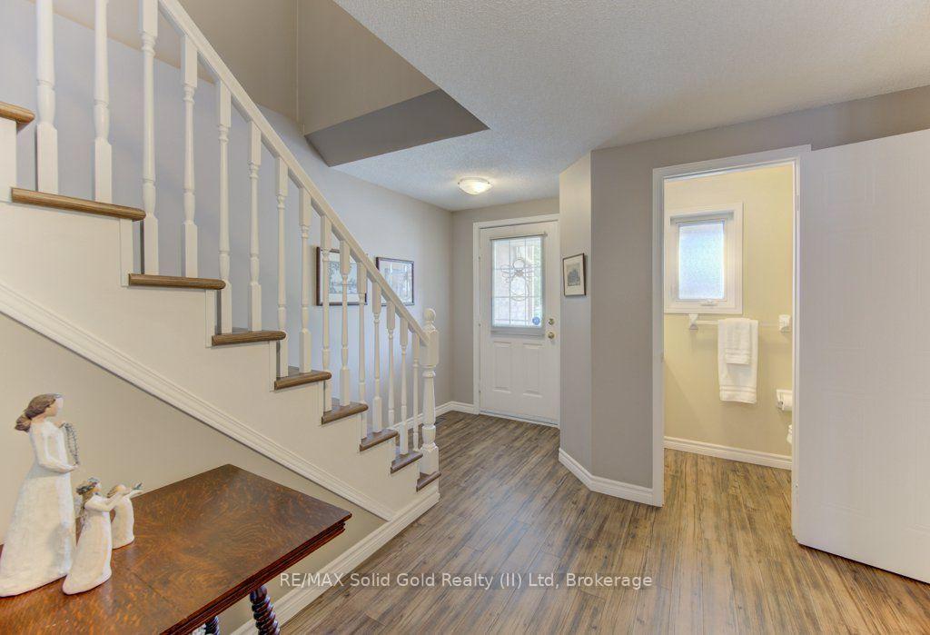 Photo 3 of 309 Pastern Trail, Waterloo, Lexington — HOMEH