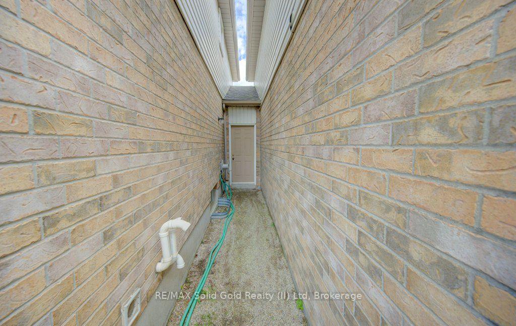 Photo 34 of 309 Pastern Trail, Waterloo, Lexington — HOMEH