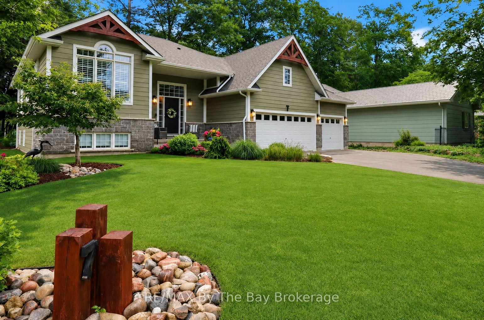 Photo 48 of 7 Downer Crescent, Wasaga Beach — HOMEH